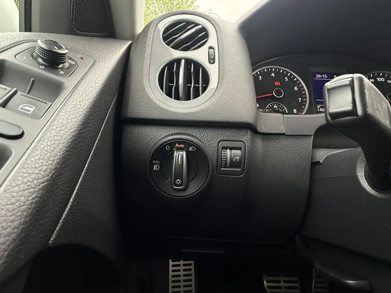 Volkswagen Tiguan снимка Volkswagen Tiguan