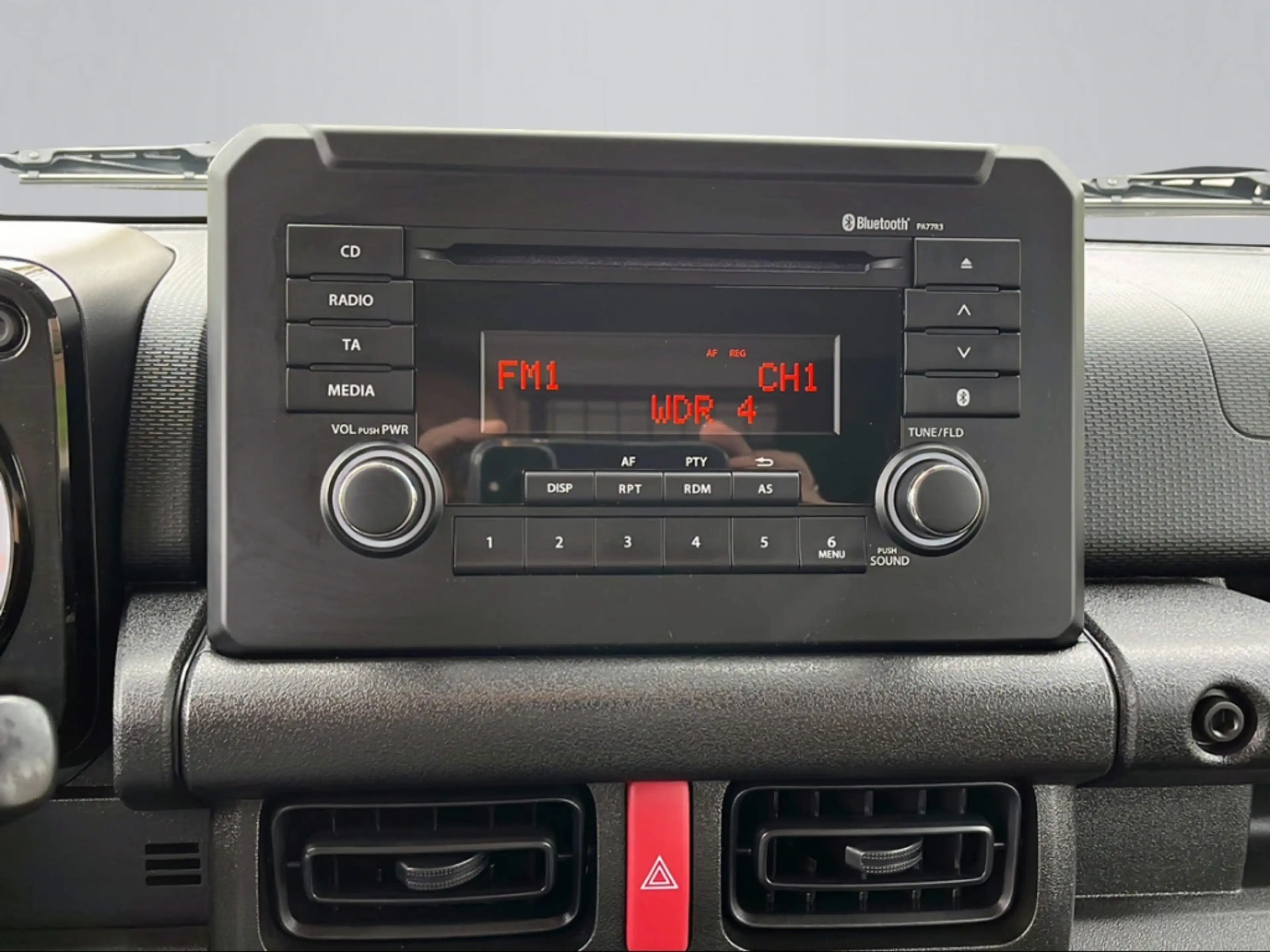 Suzuki Jimny Comfort Allgrip NFZ DAB SHZ Spurhalteass. Fernlich — photo 11