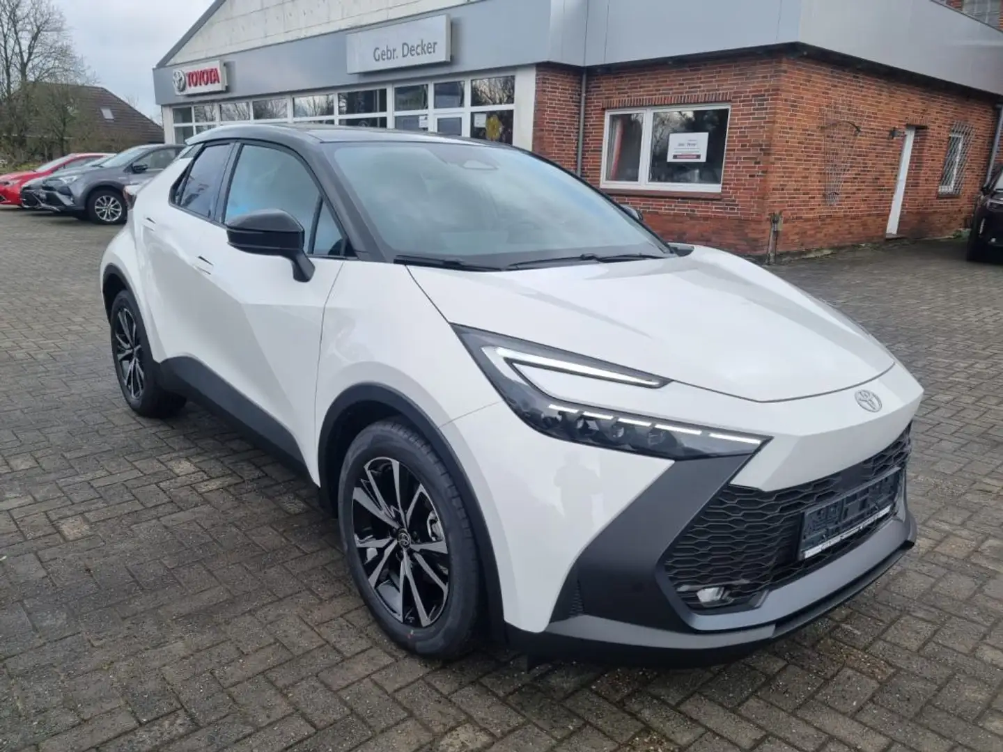 Toyota C-HR 1.8 Hybrid Team Deutschland Blanc - 1
