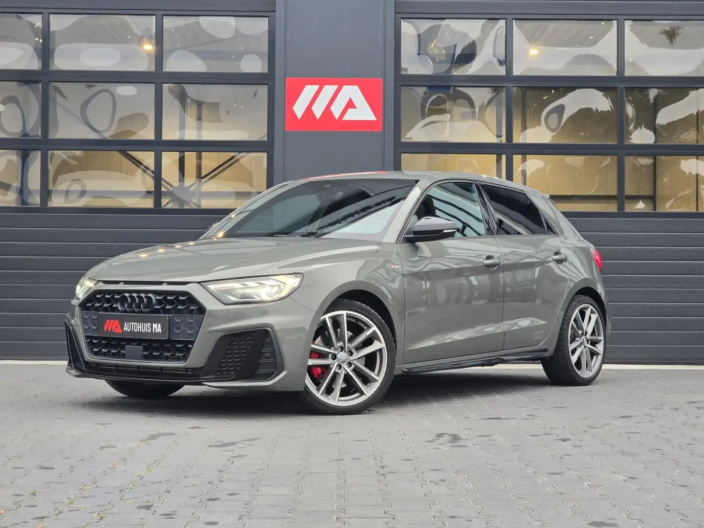 Audi A1 SPORTBACK 40 TFSI Pro Line S Carplay/PDC/LMV Grijs - 1
