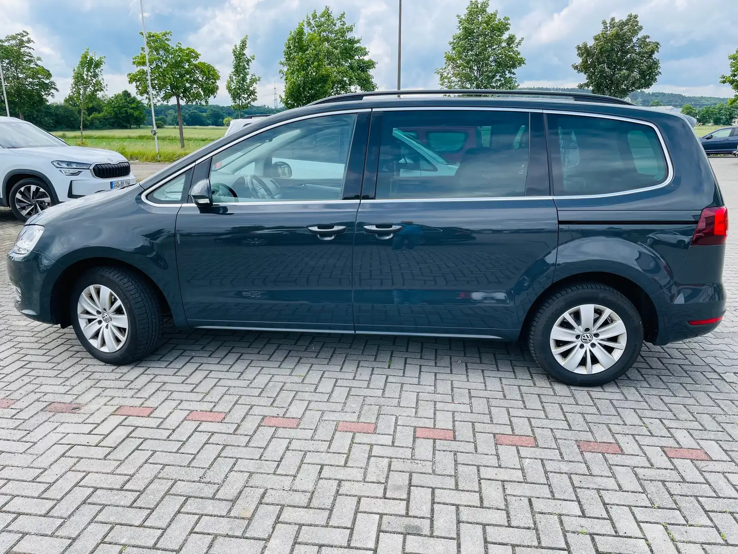 Volkswagen Sharan Comfortline 7 Sitzer Grau - 2