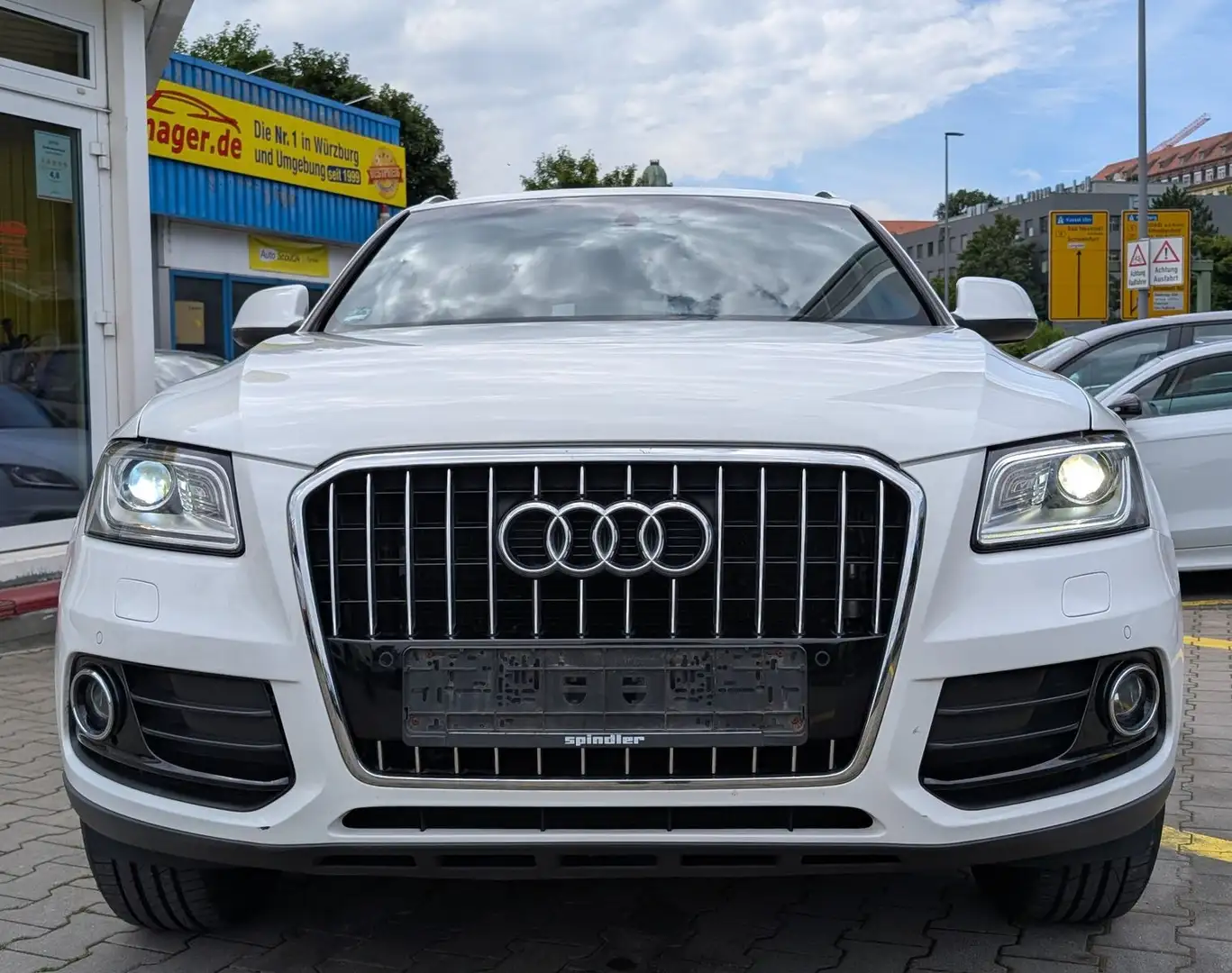Audi Q5 2.0 TDI*2.Hand*Temp*MMI*AHK*Shz*Xenon*TüvNEU* Alb - 2