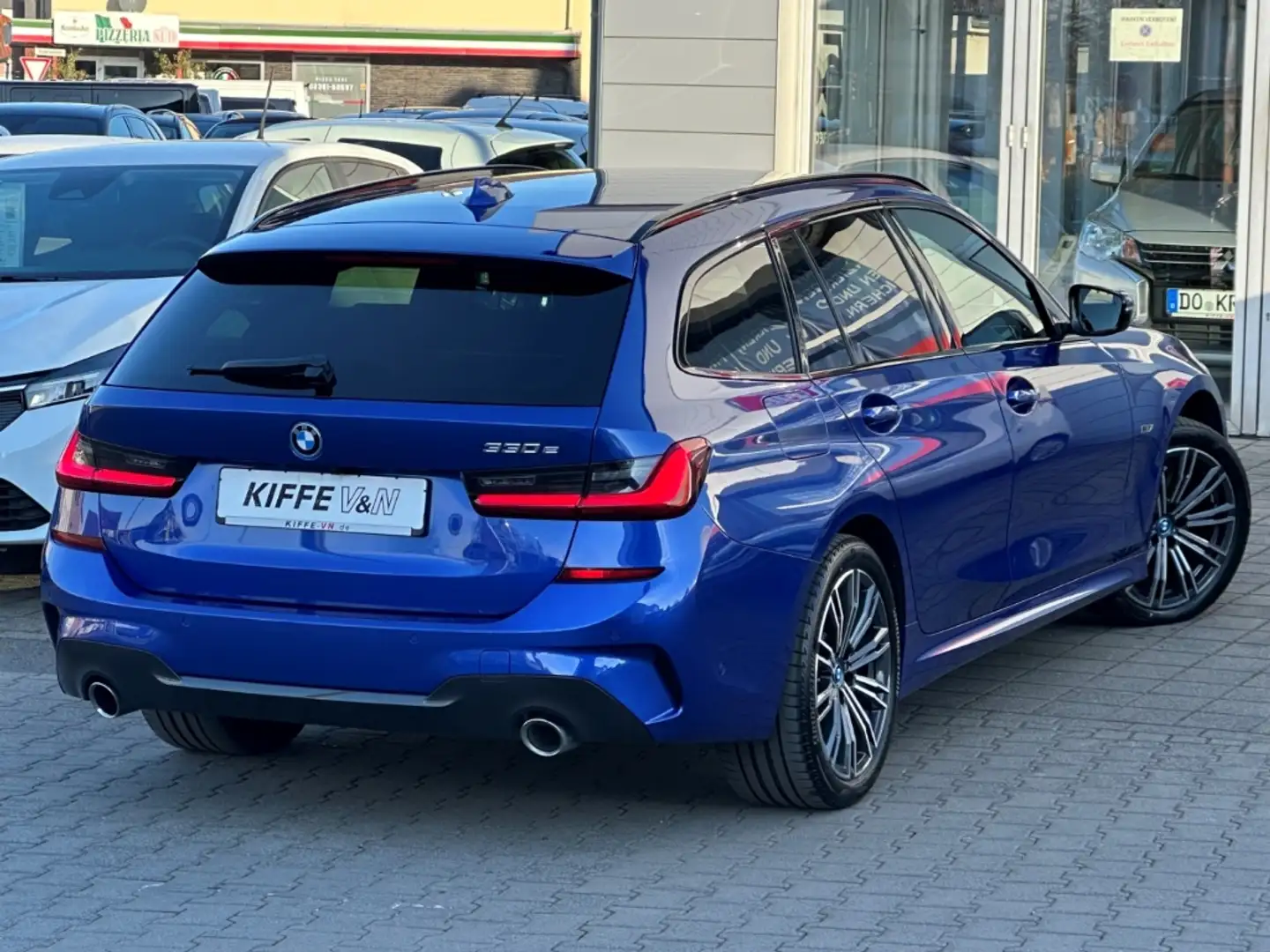 BMW 330 e TOURING M-SPORT LC-PRO HUD PA+ LASER HIFI Modrá - 2
