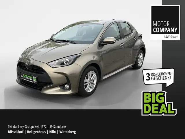 Toyota Yaris 1.5 Active Kamera+ACC+Navi+LED