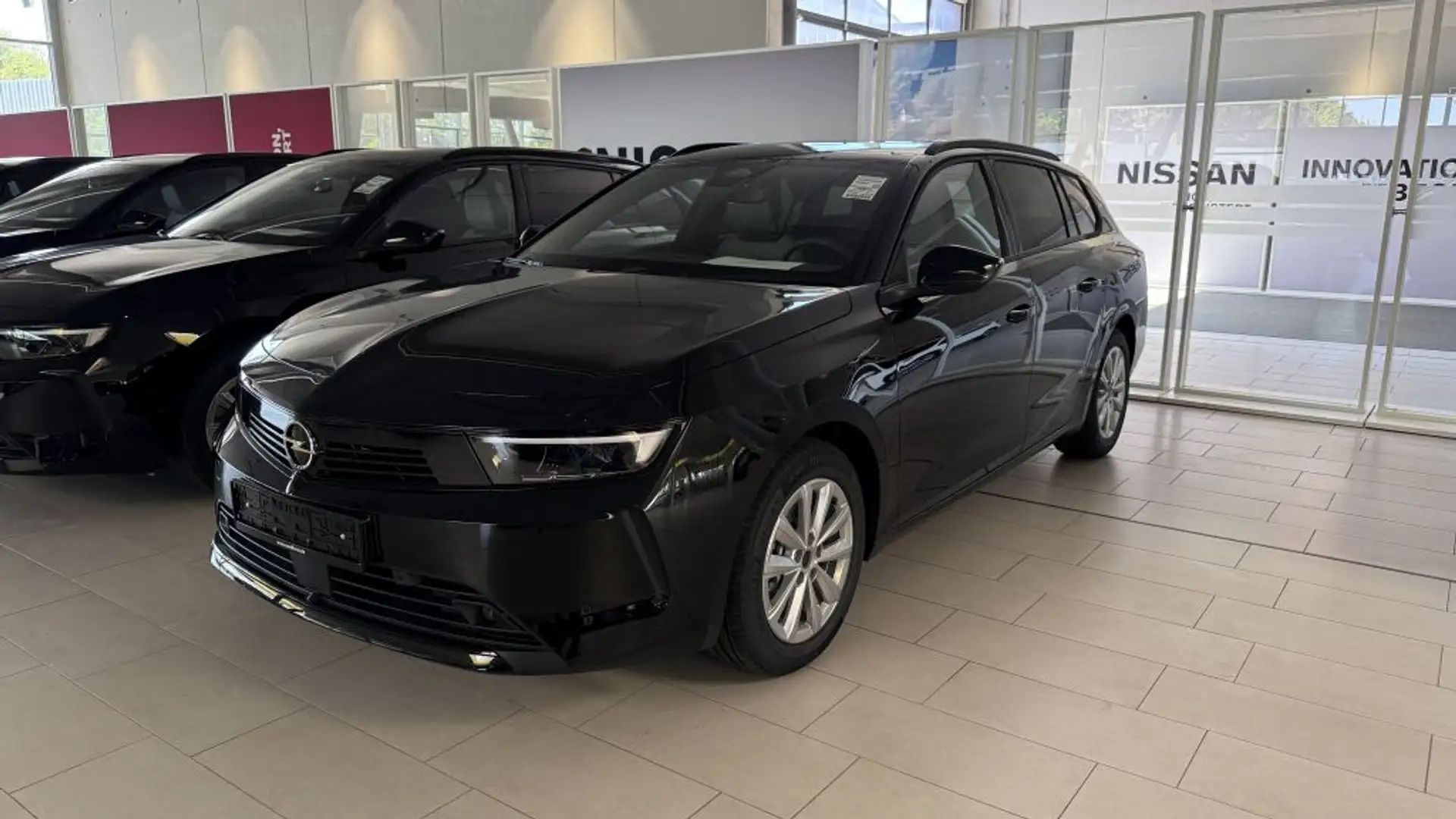 Opel Astra Sports Tourer 1.5 D Automatik Edition (L) Schwarz - 2