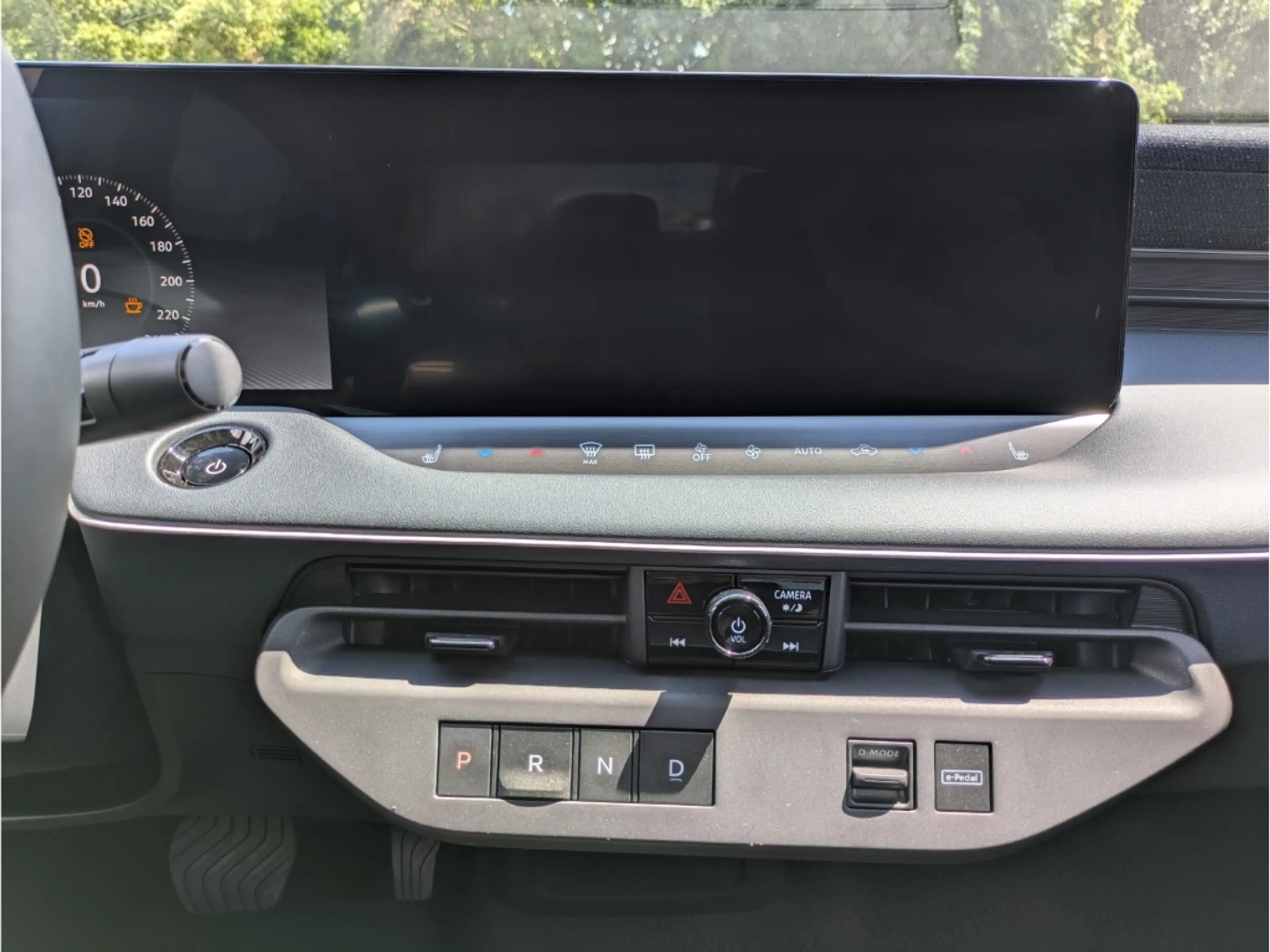 Nissan Leaf (2026) ADVANCE 75kWh V2L 2-Farben HUD Panorama Nav — photo 11