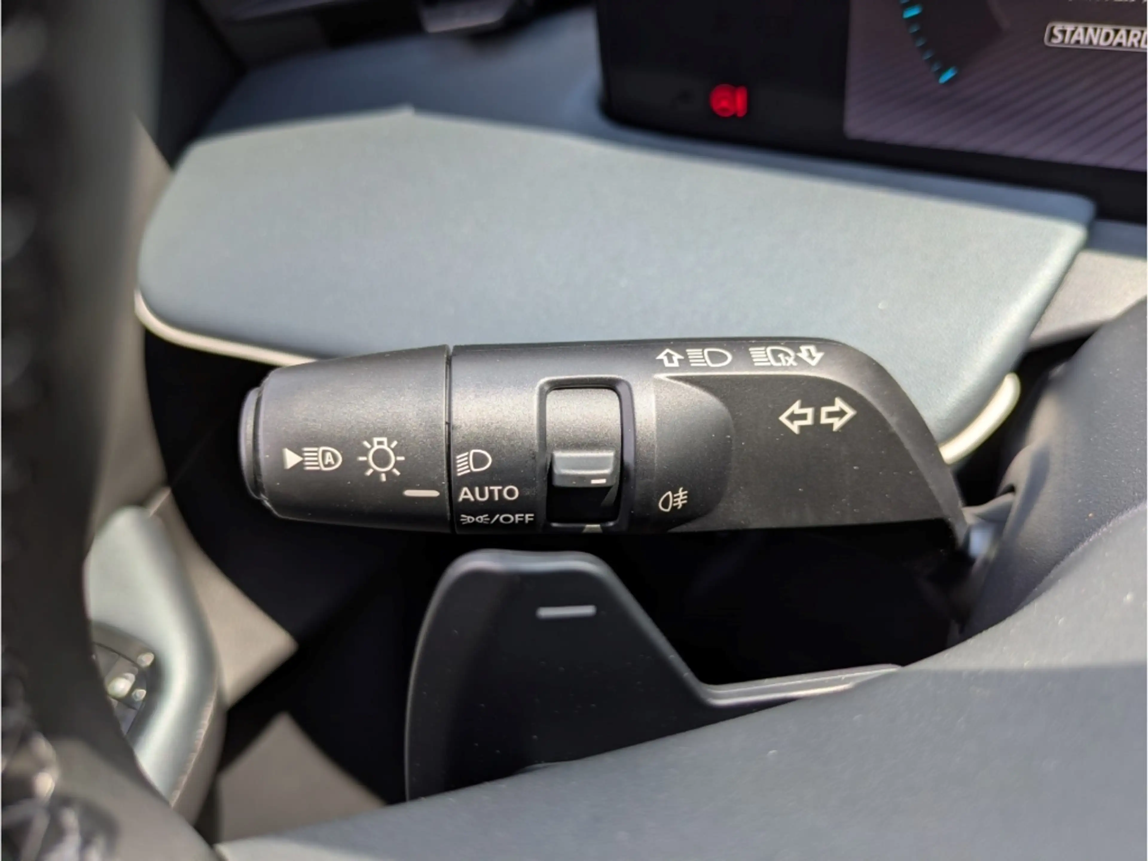 Nissan Leaf (2026) ADVANCE 75kWh V2L 2-Farben HUD Panorama Nav — photo 9