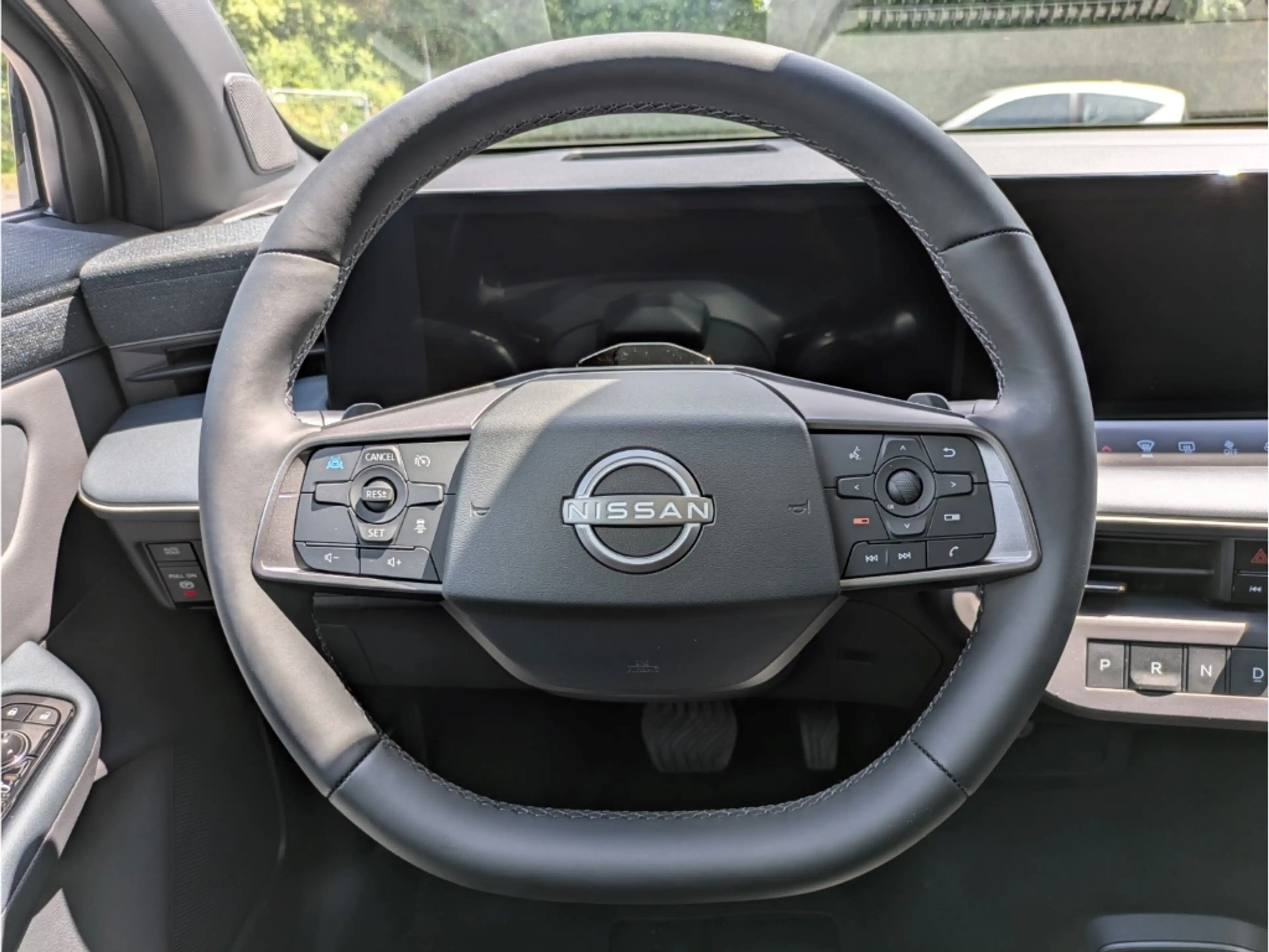 Nissan Leaf (2026) ADVANCE 75kWh V2L 2-Farben HUD Panorama Nav — photo 8