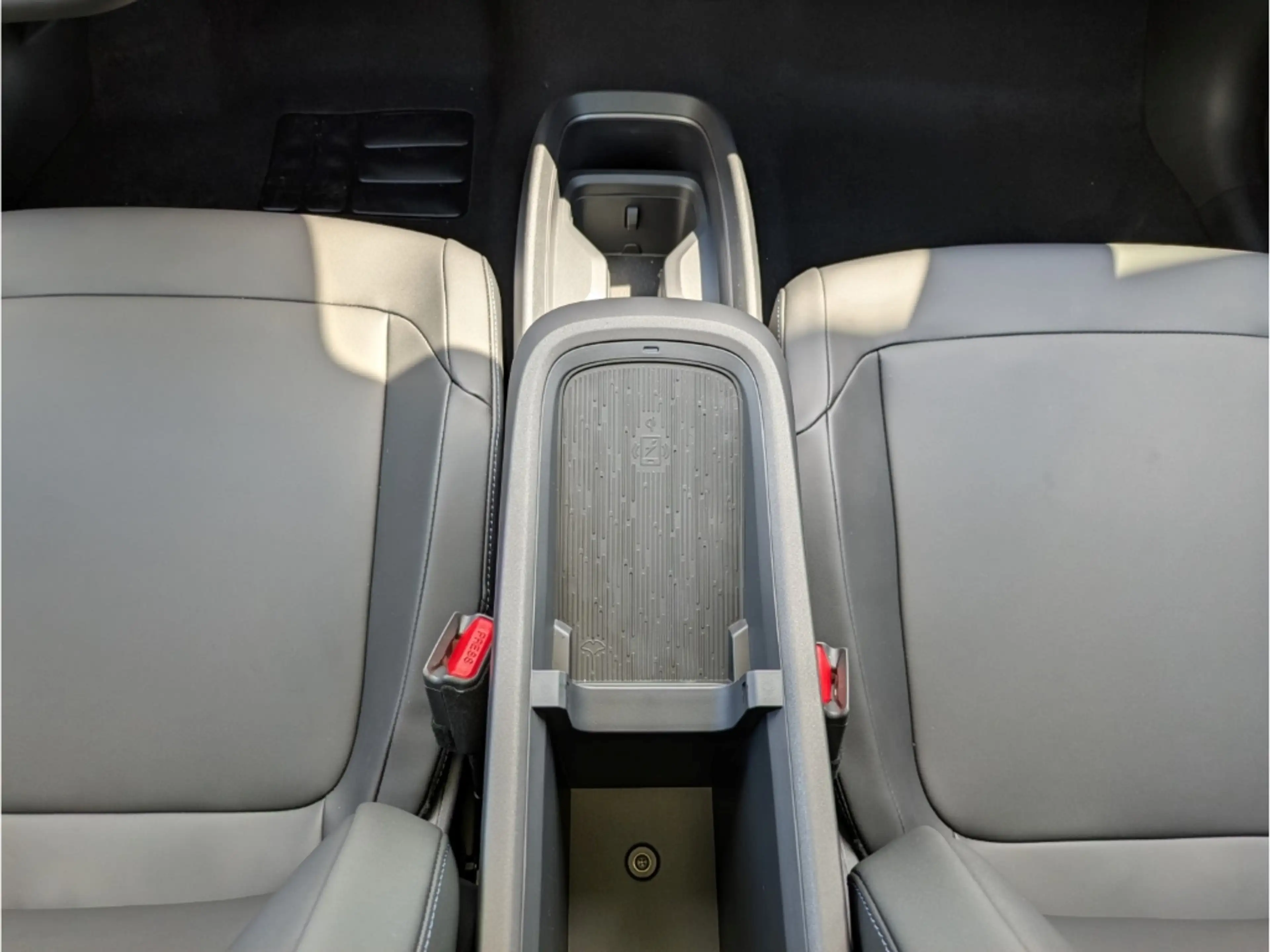 Nissan Leaf (2026) ADVANCE 75kWh V2L 2-Farben HUD Panorama Nav — photo 13