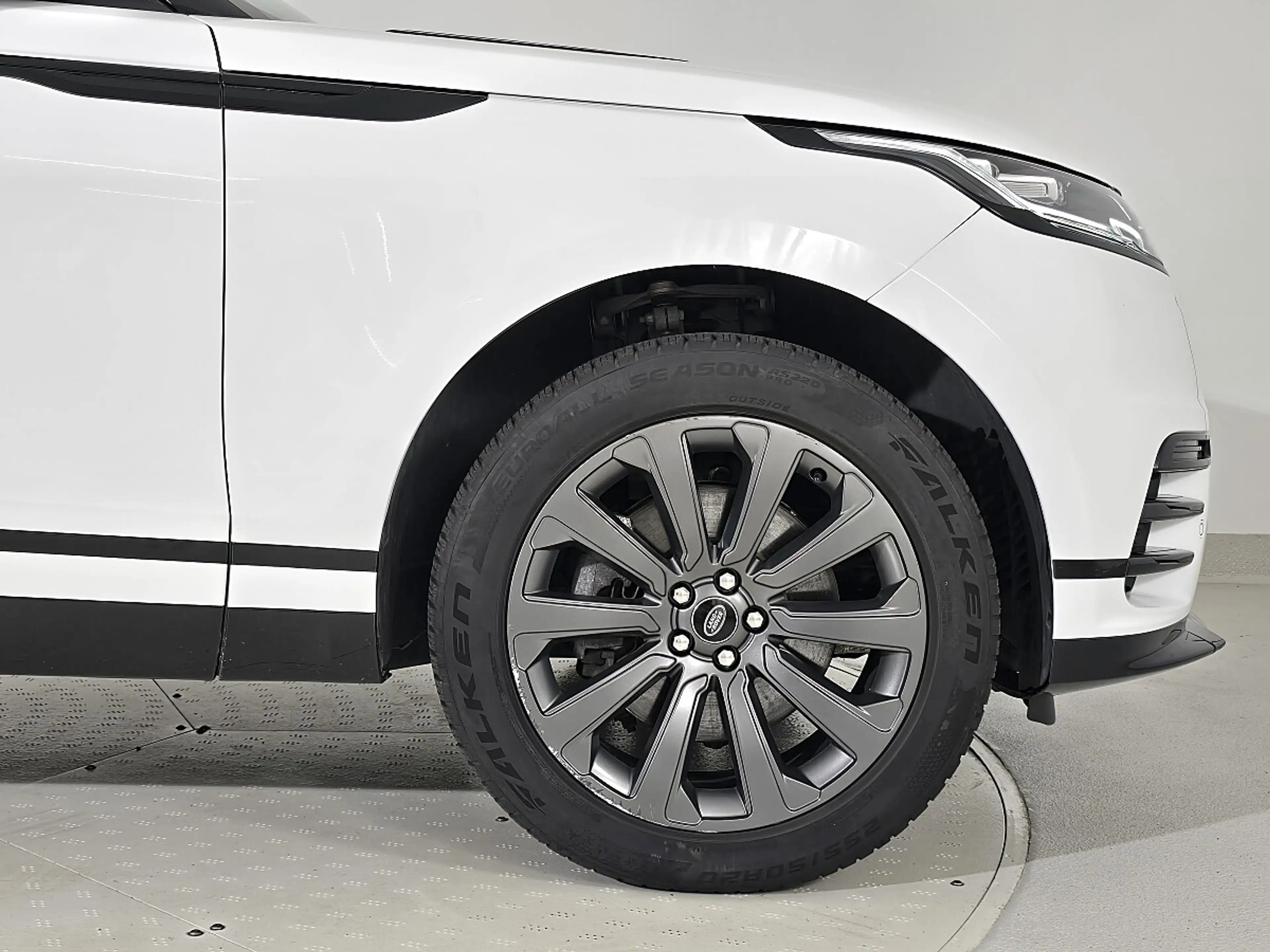 Land Rover Range Rover Velar 2.0 | Auto Stahl Wien 22 — photo 7