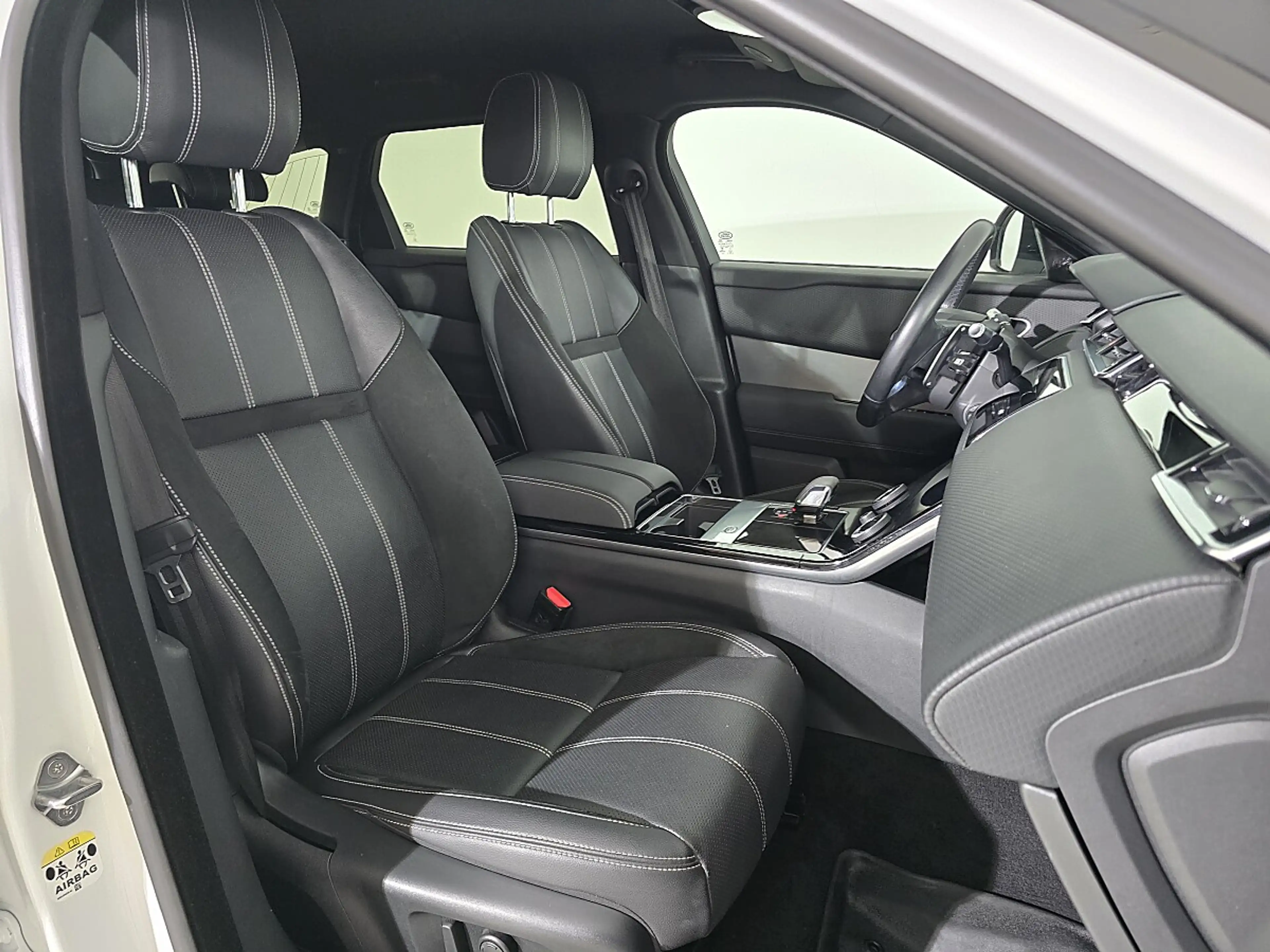Land Rover Range Rover Velar 2.0 | Auto Stahl Wien 22 — photo 3