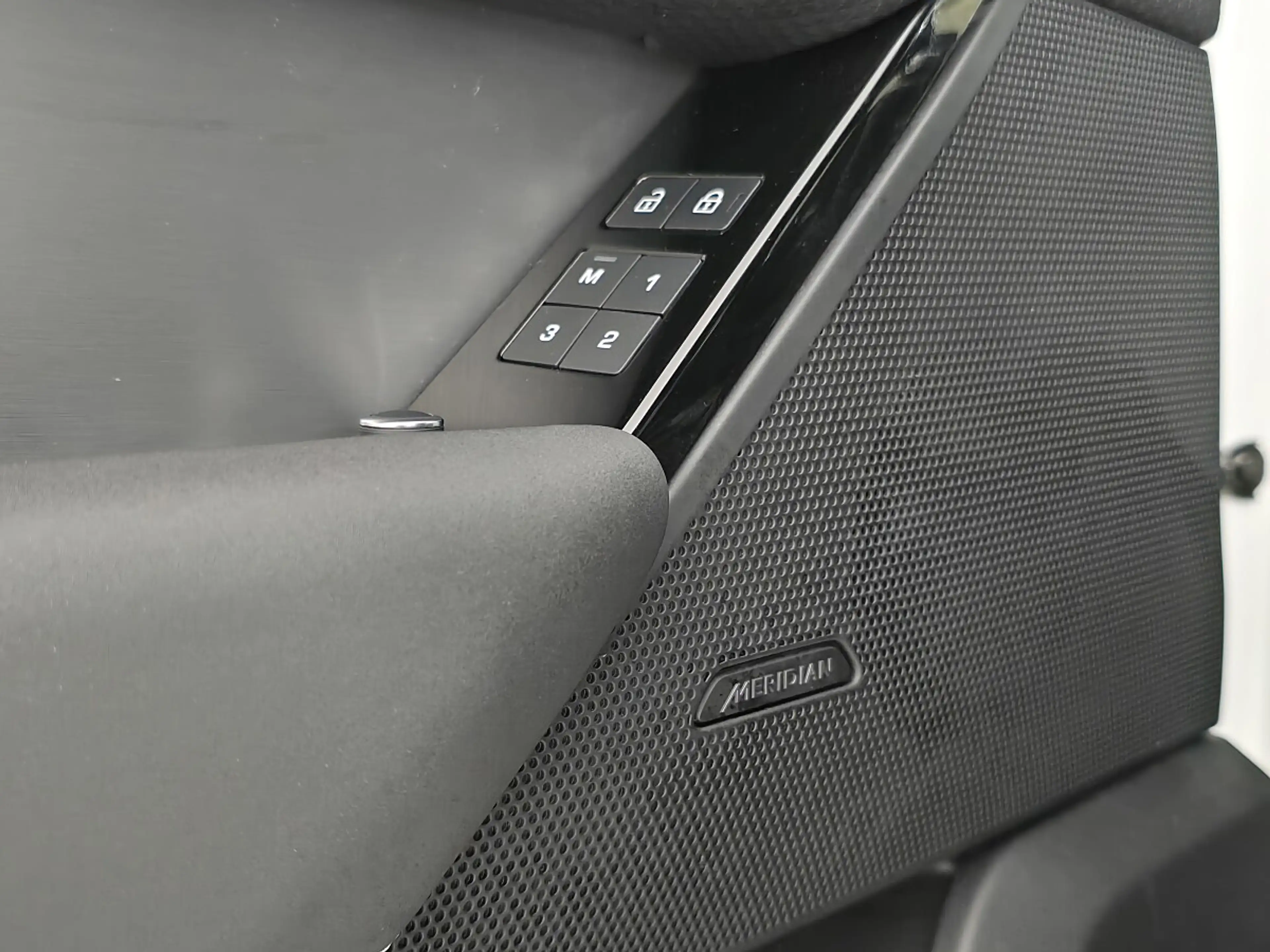 Land Rover Range Rover Velar 2.0 | Auto Stahl Wien 22 — photo 12