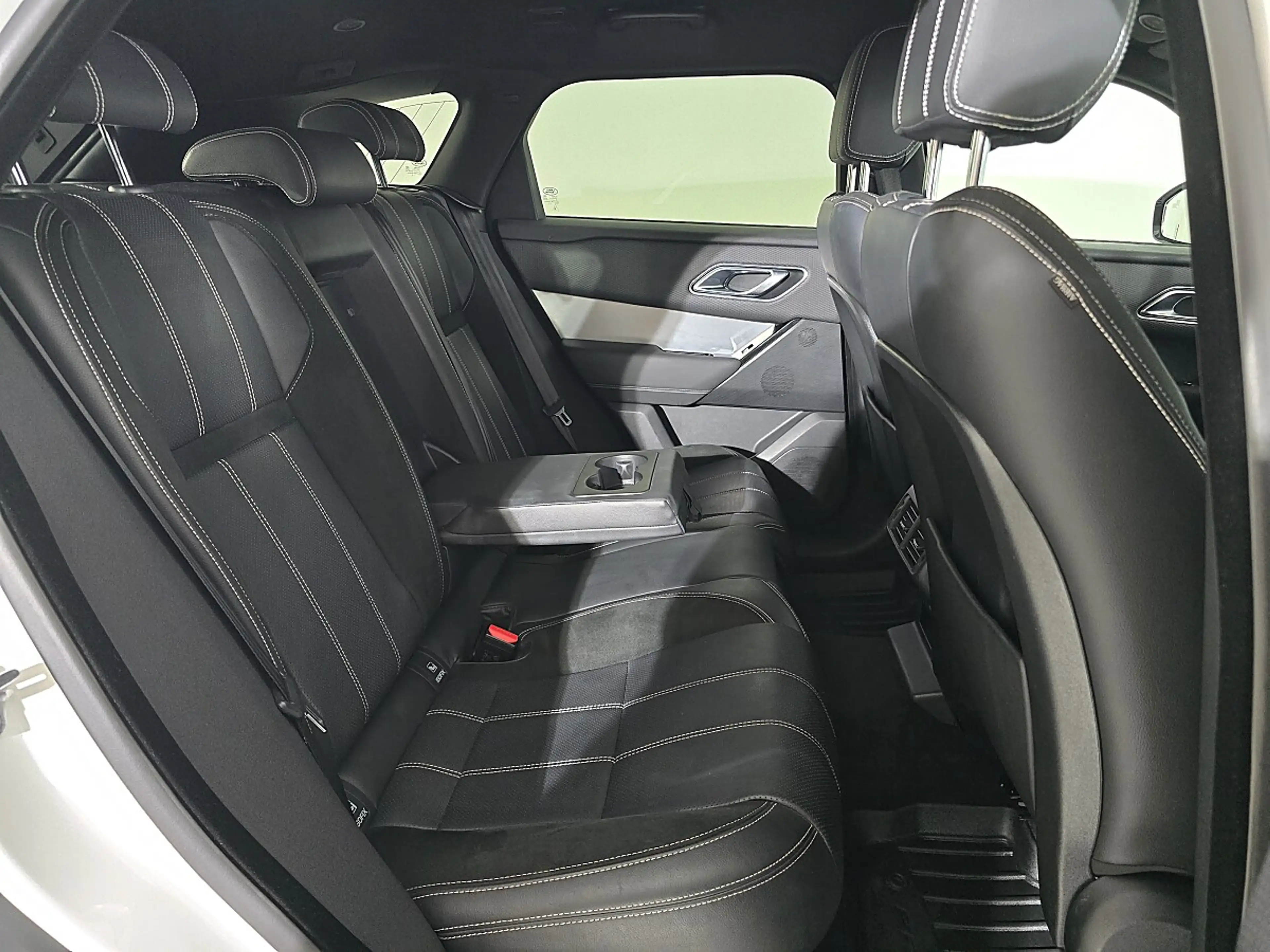 Land Rover Range Rover Velar 2.0 | Auto Stahl Wien 22 — photo 4