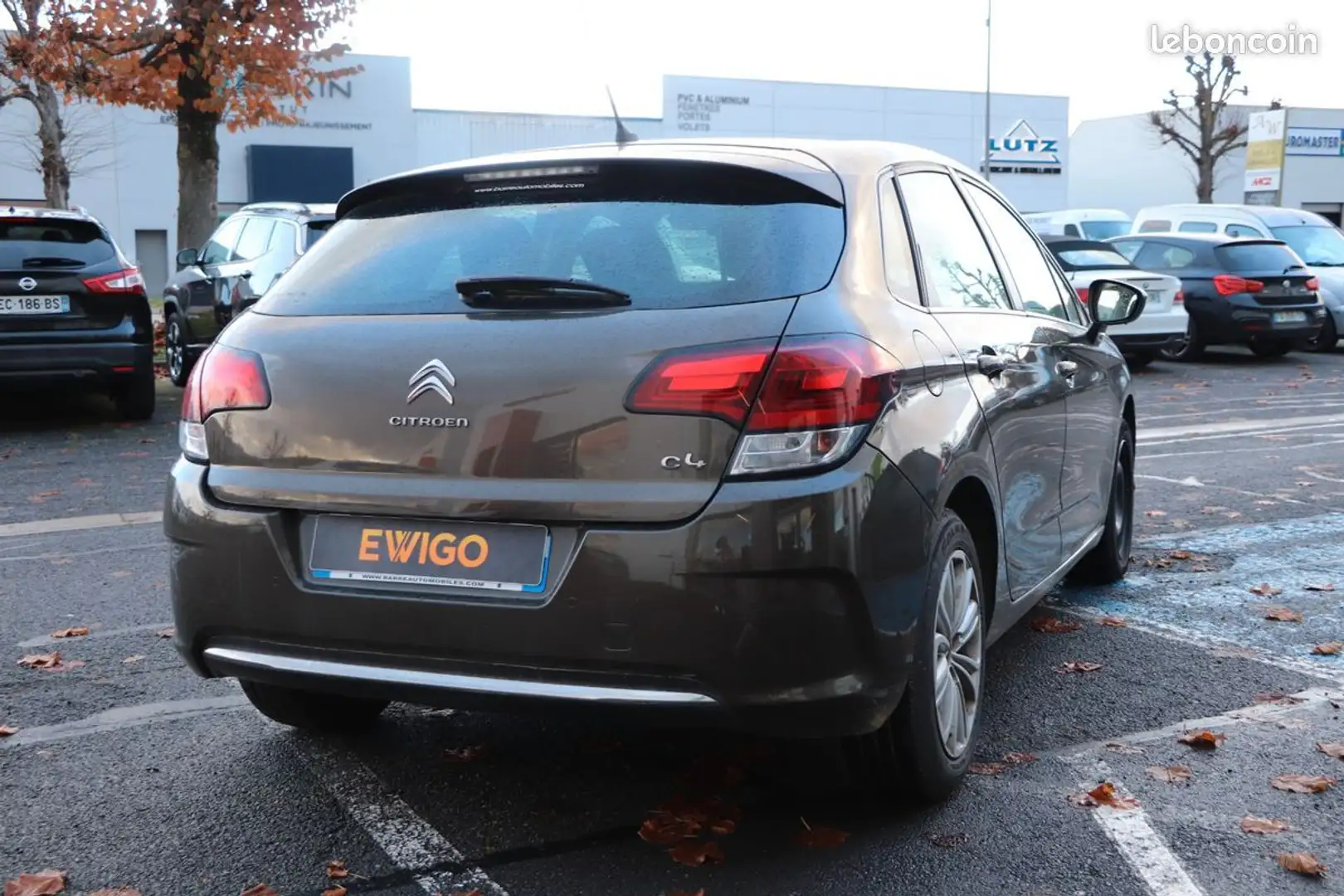 Citroen C4 1.2 130 ch courroie ok radar de recul - 2