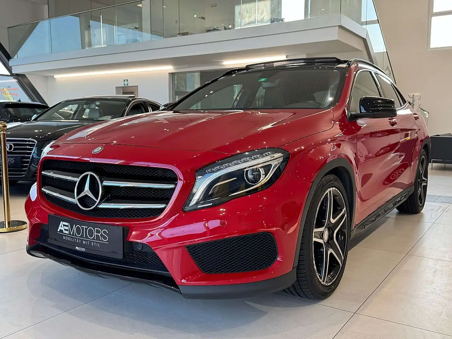 Mercedes-Benz GLA 220 CDI 4MATIC Aut. // AMG-LINE // PANO // KREDIT /... Rot - 1