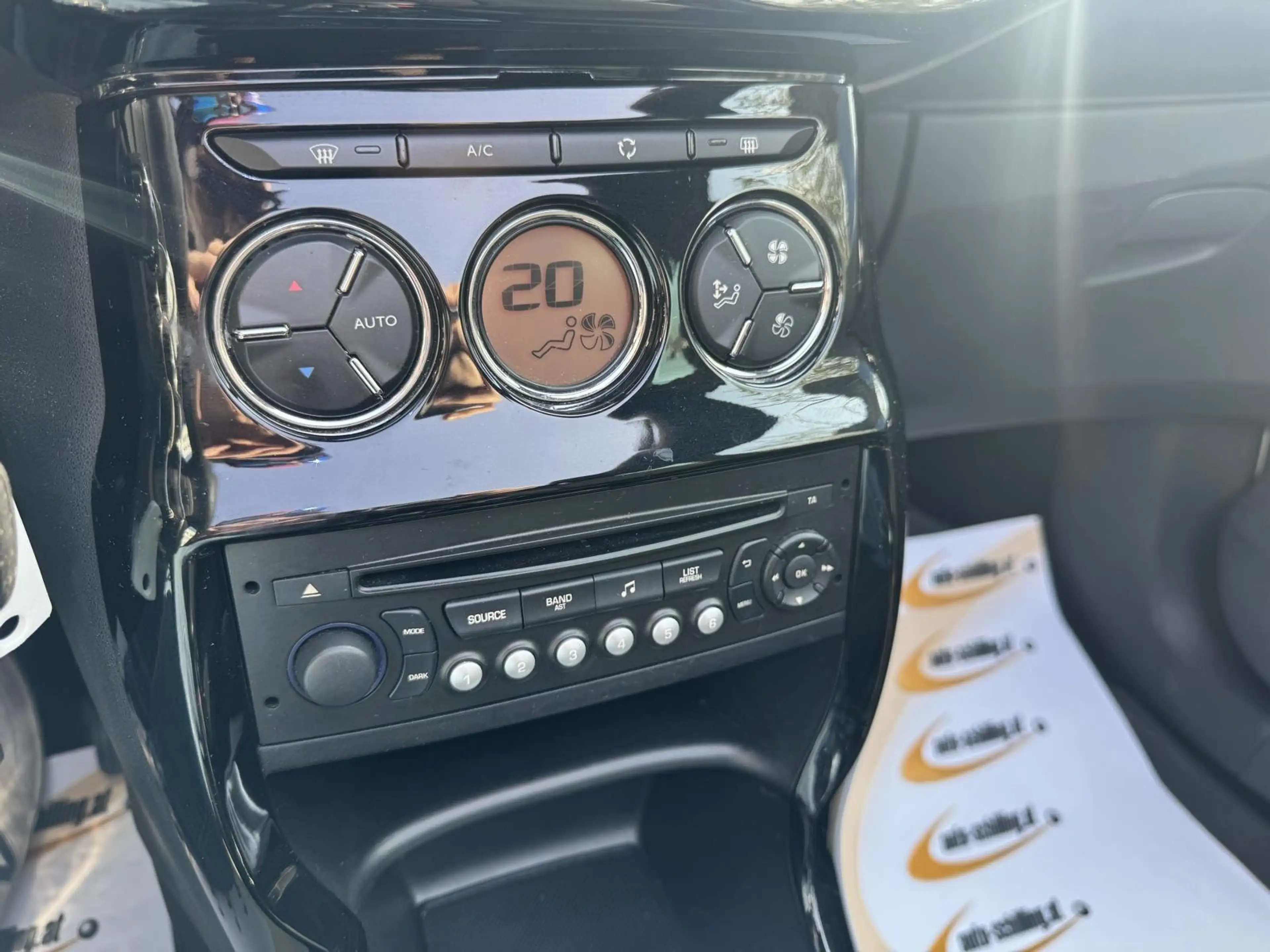 DS Automobiles DS 3 DS3 S&S SoChic Cabrio PDC LED 1.Besitz Servicebuch — photo 14
