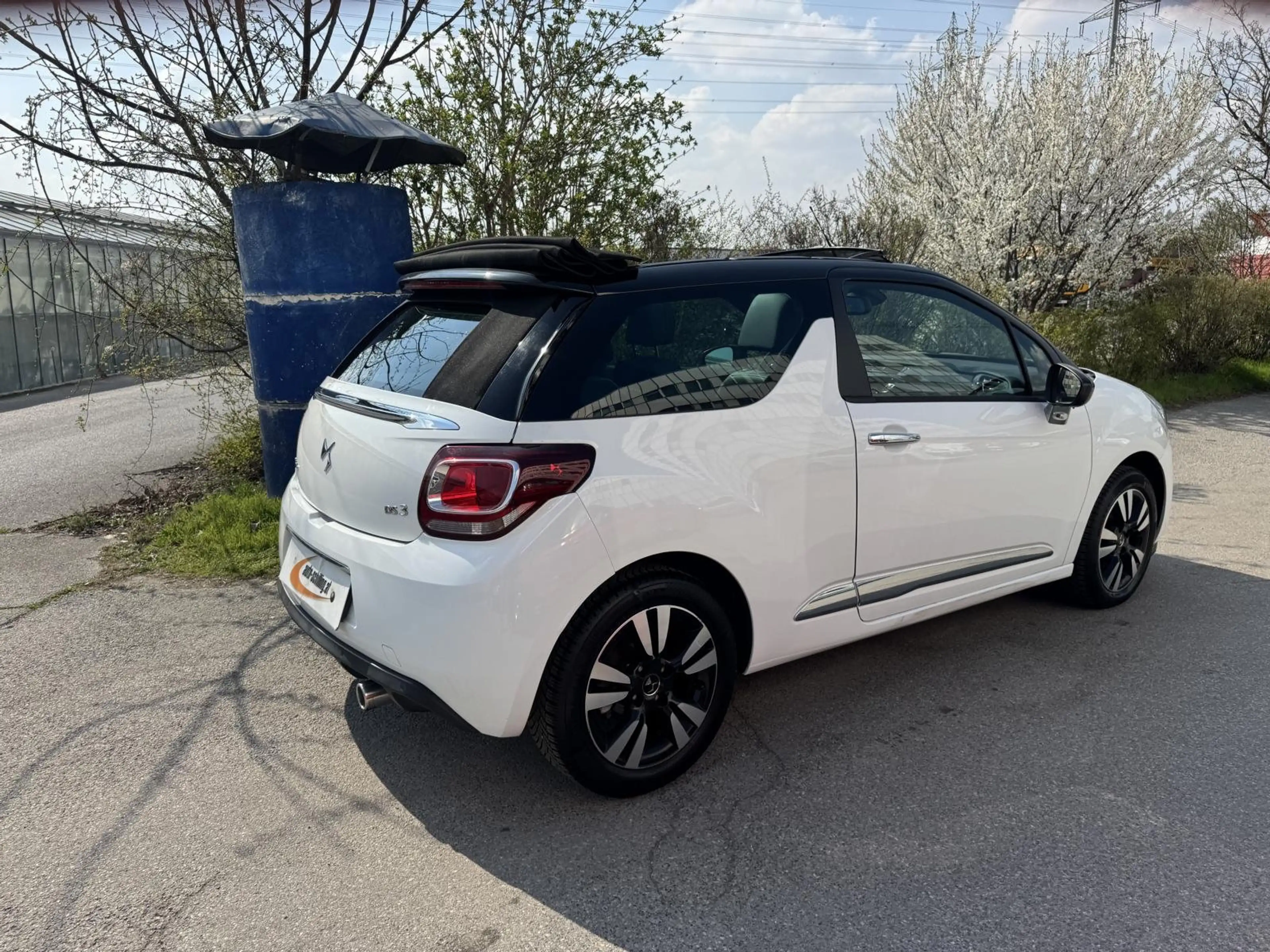DS Automobiles DS 3 DS3 S&S SoChic Cabrio PDC LED 1.Besitz Servicebuch — photo 3