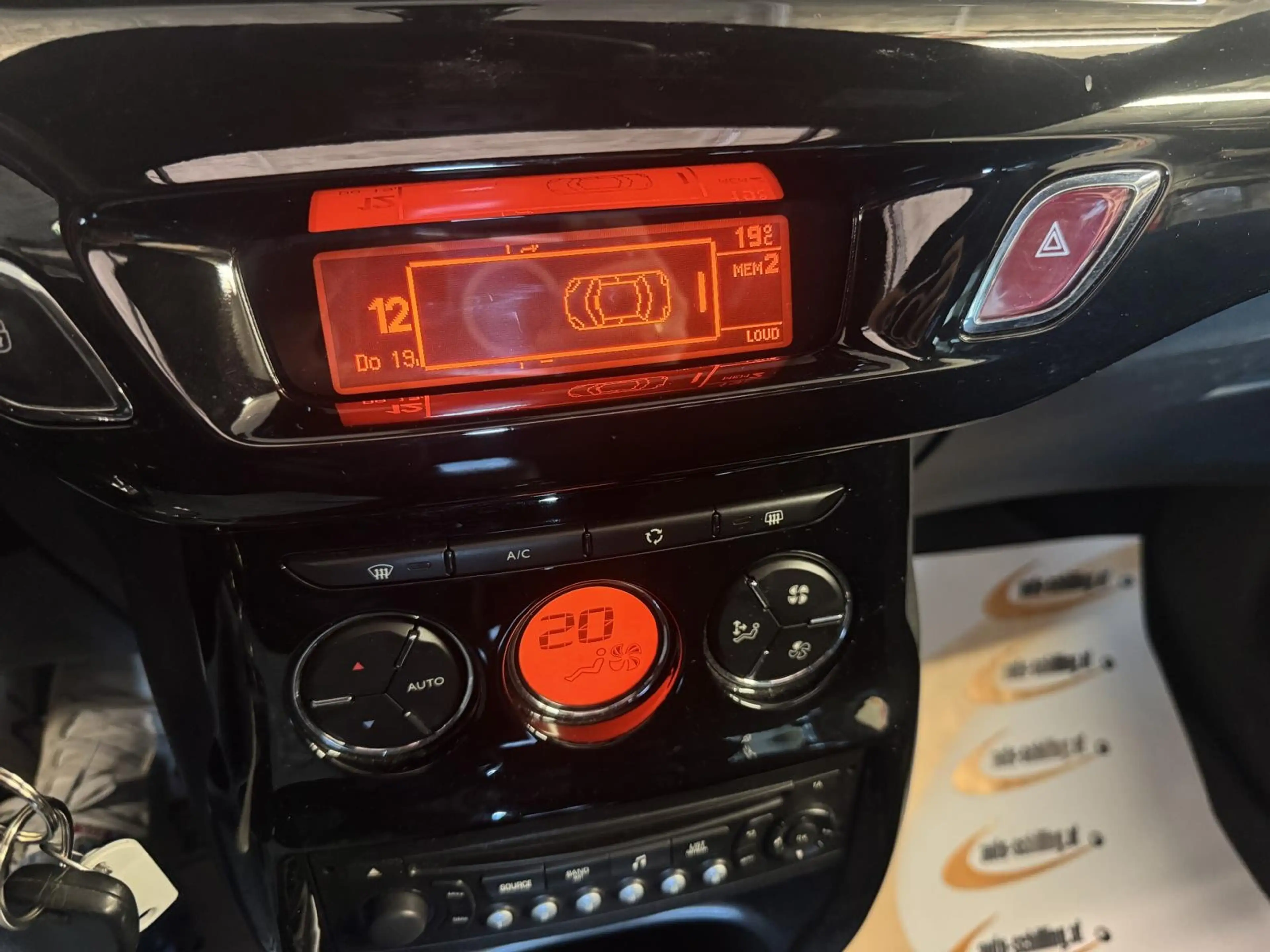 DS Automobiles DS 3 DS3 S&S SoChic Cabrio PDC LED 1.Besitz Servicebuch — photo 13