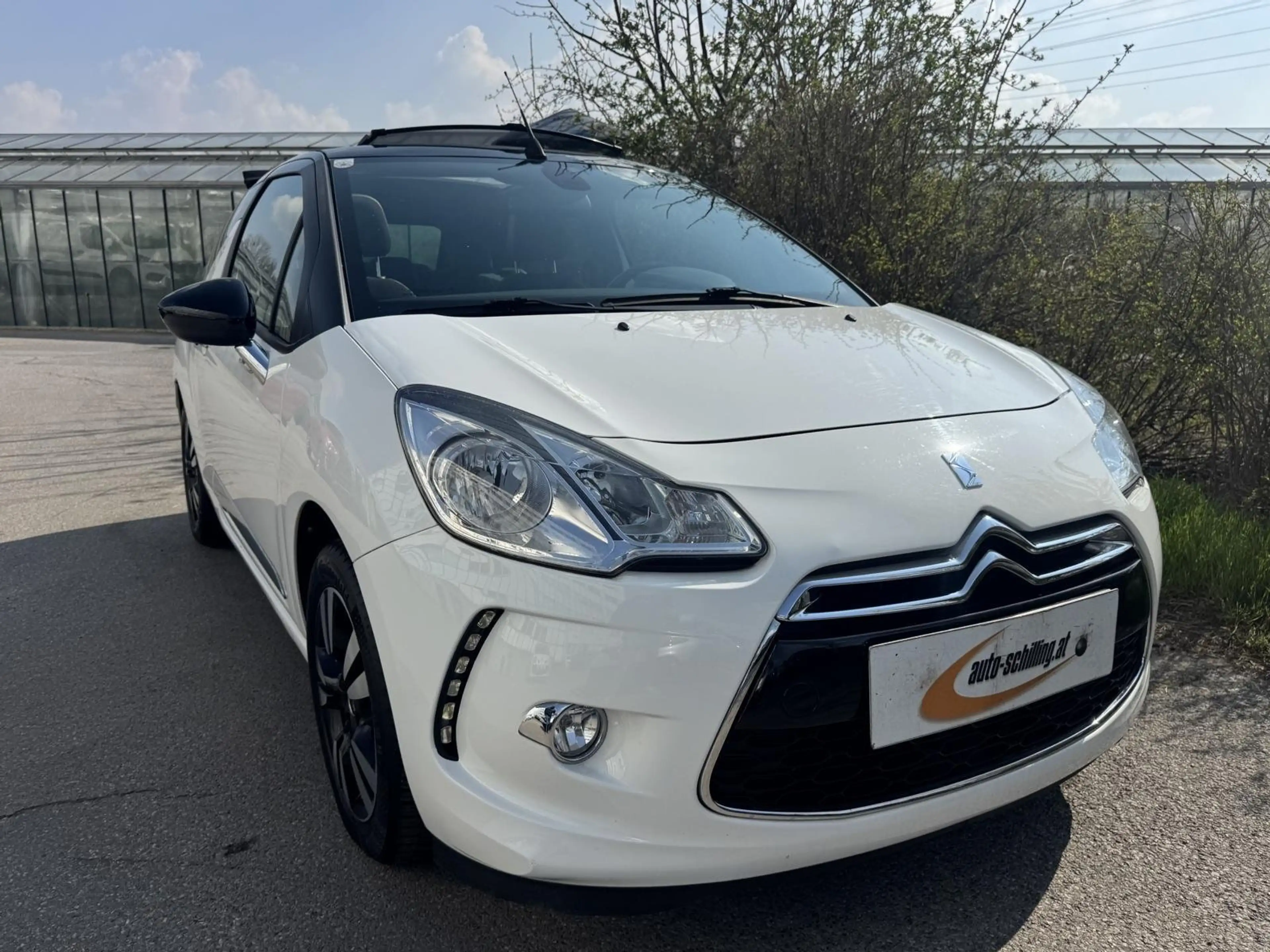 DS Automobiles DS 3 DS3 S&S SoChic Cabrio PDC LED 1.Besitz Servicebuch