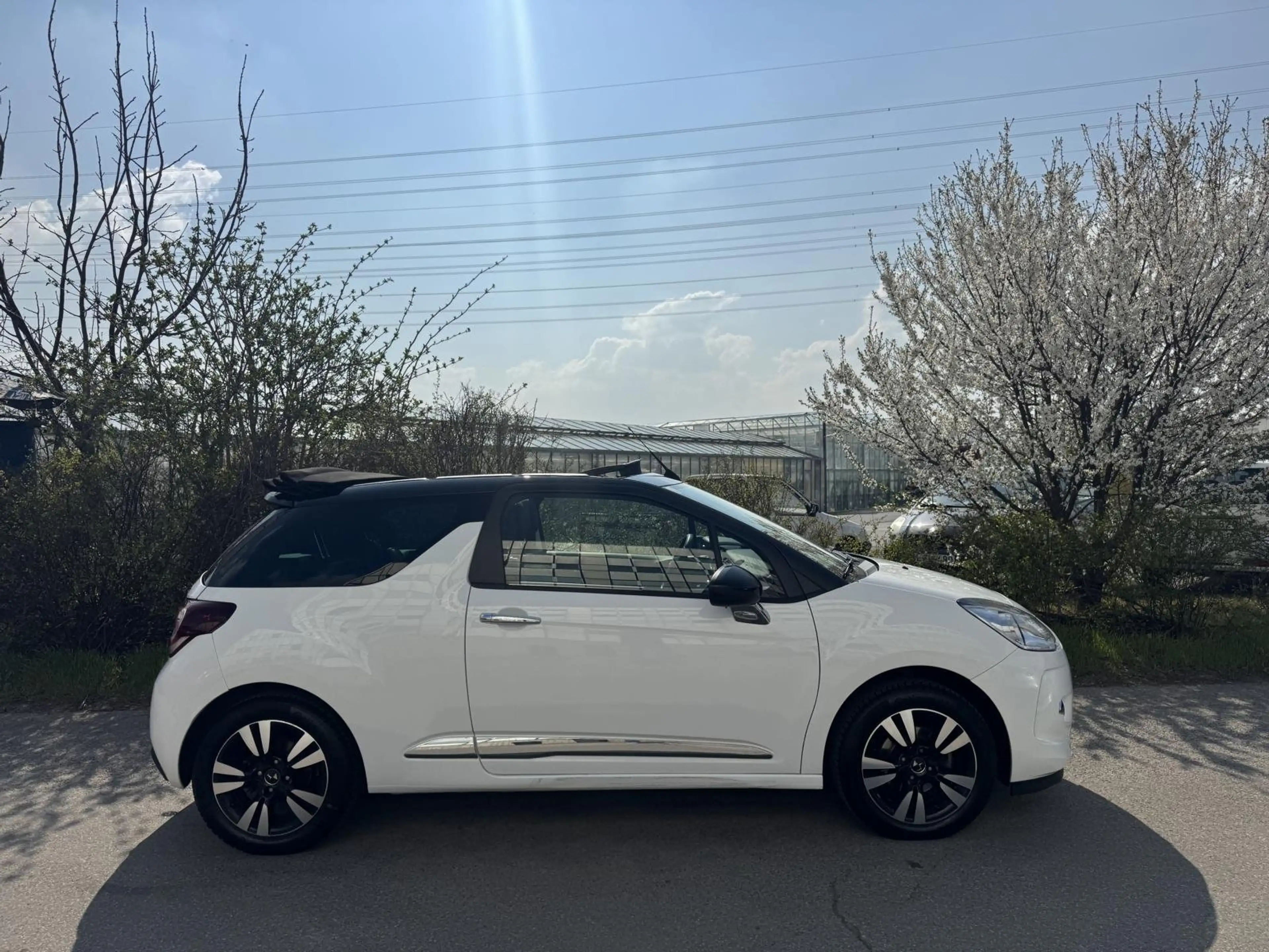 DS Automobiles DS 3 DS3 S&S SoChic Cabrio PDC LED 1.Besitz Servicebuch — photo 2