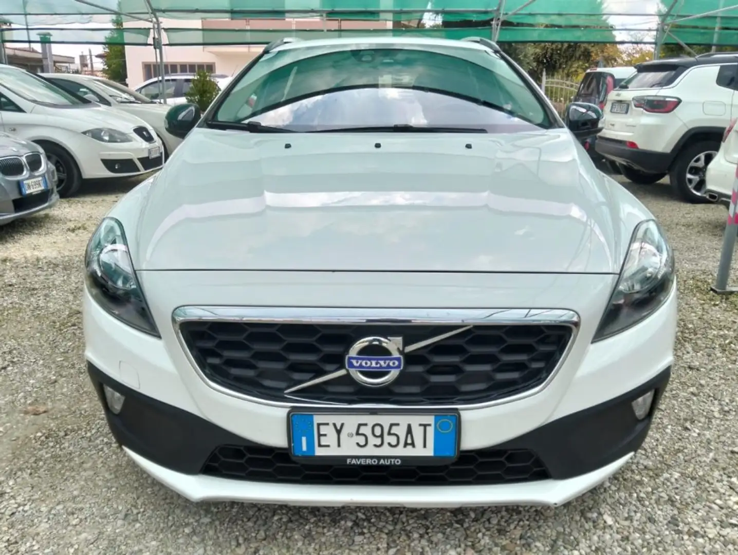 Volvo V40 Cross Country D2 1.6 Business Weiß - 2