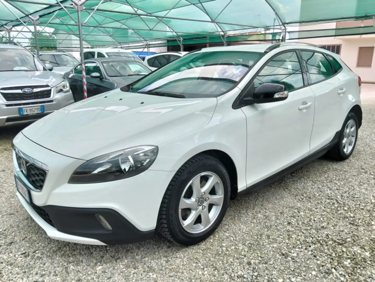 Volvo V40 Cross Country D2 1.6 Business Weiß - 1