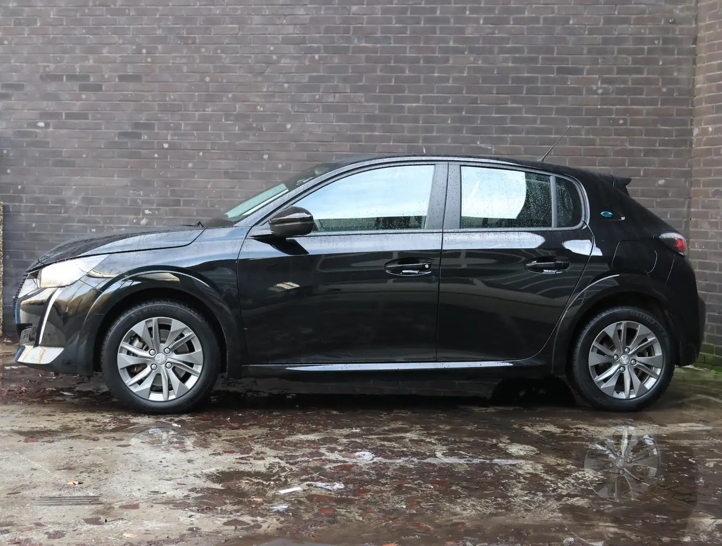 Peugeot e-208 Active Pack 50kWh 136pk | Accu 96% | Parkeersensor Noir - 2