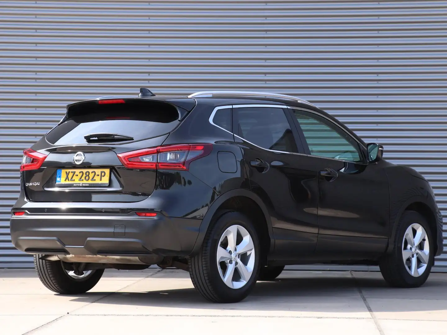 Nissan Qashqai 1.6 DIG-T Acenta *Panodak*Navigatie*Stoelverw.* Zwart - 2