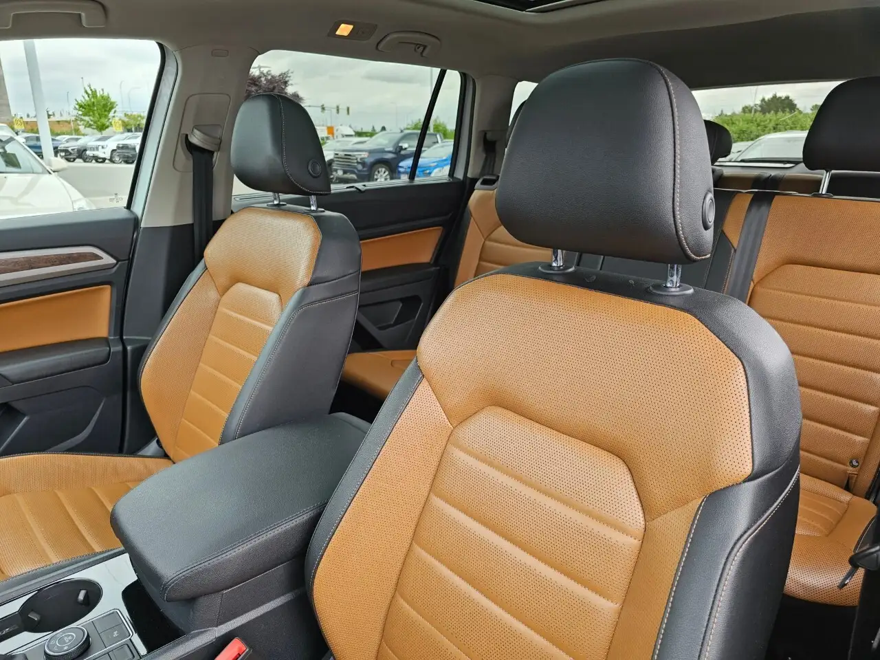 Volkswagen Atlas снимка Volkswagen Atlas