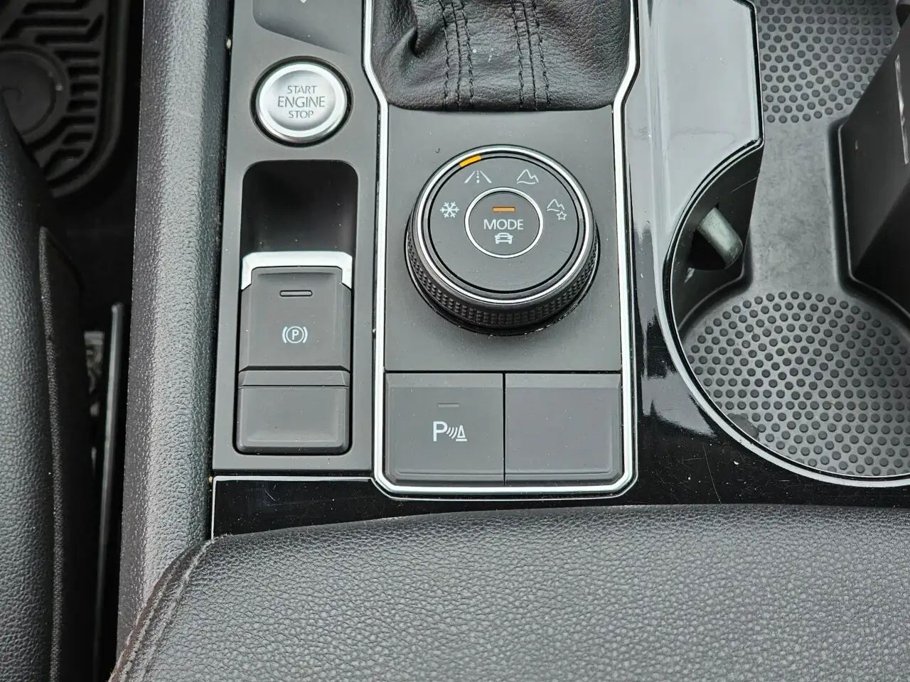 Volkswagen Atlas снимка Volkswagen Atlas