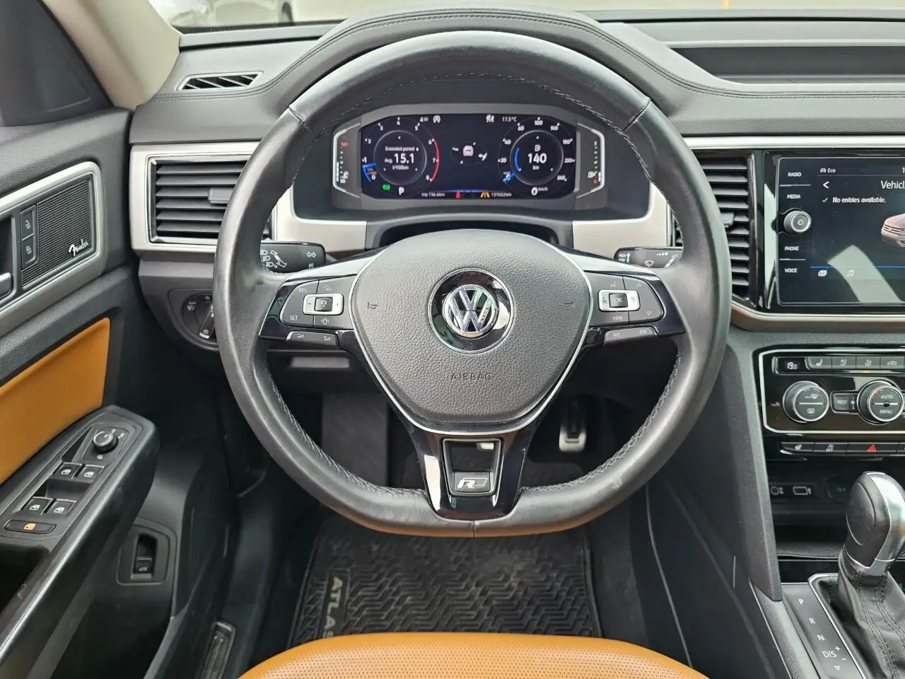 Volkswagen Atlas снимка Volkswagen Atlas