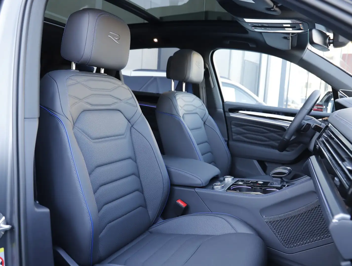 Volkswagen Touareg R eHybrid TSI 4MOTION Grau - 2