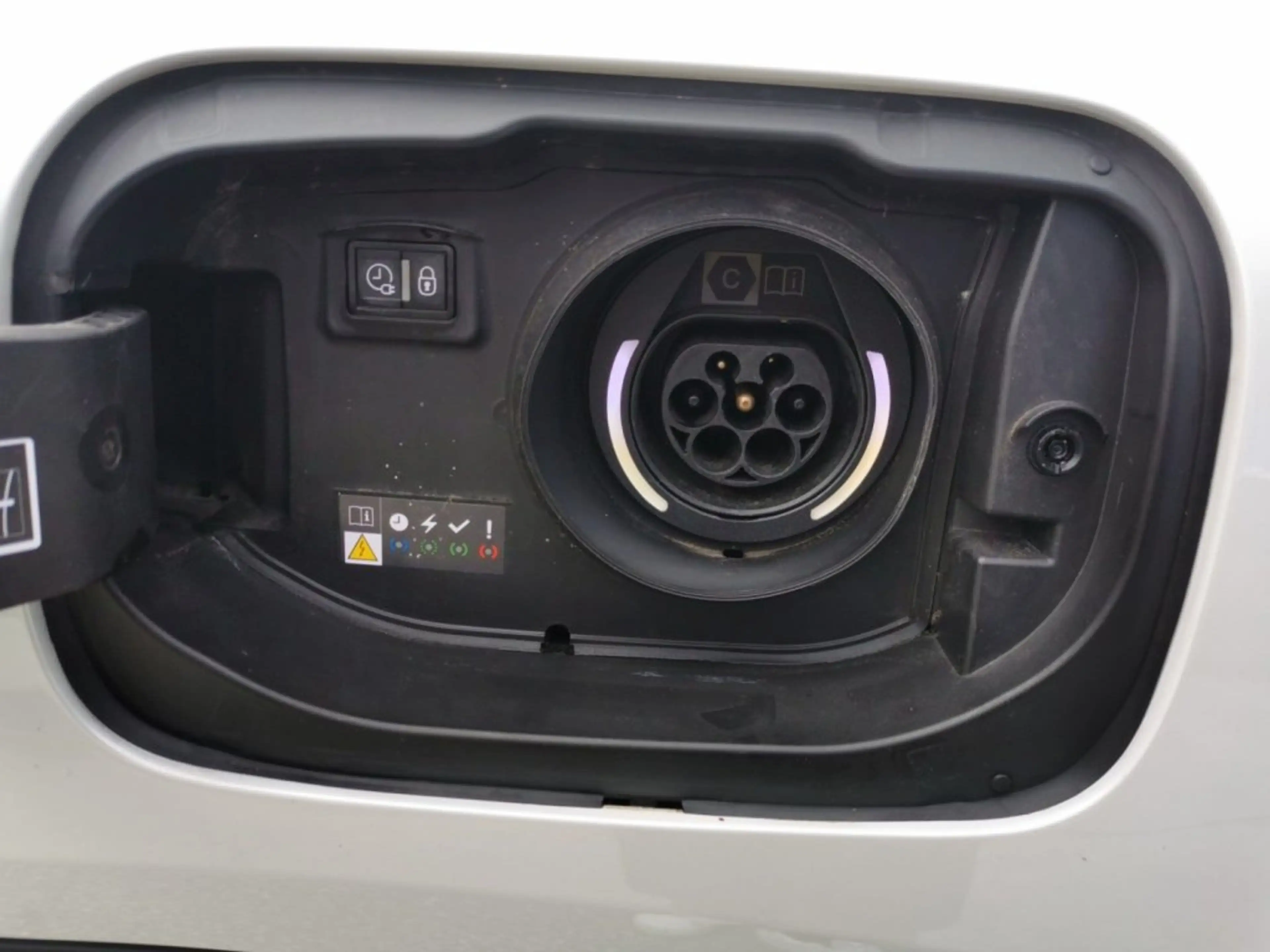 Citroen C5 X Shine Edition Hybrid 225 e-EAT8 — photo 15