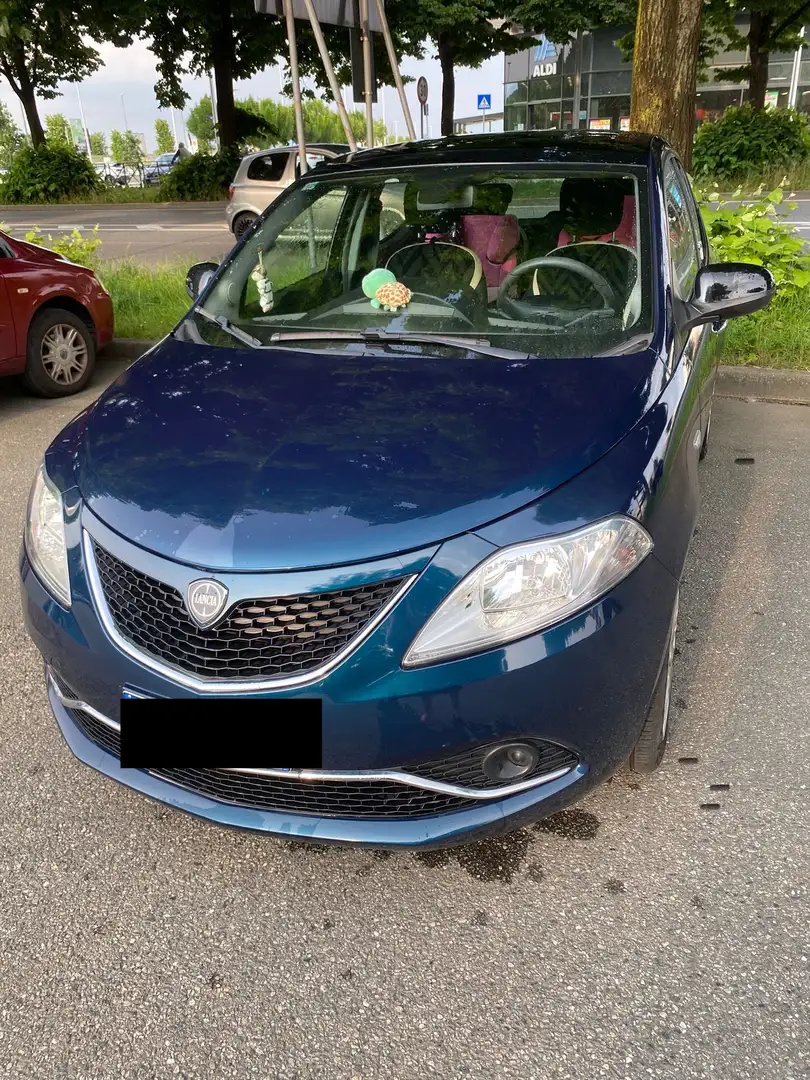 Lancia Ypsilon 1.2 Gold 69cv Modrá - 1