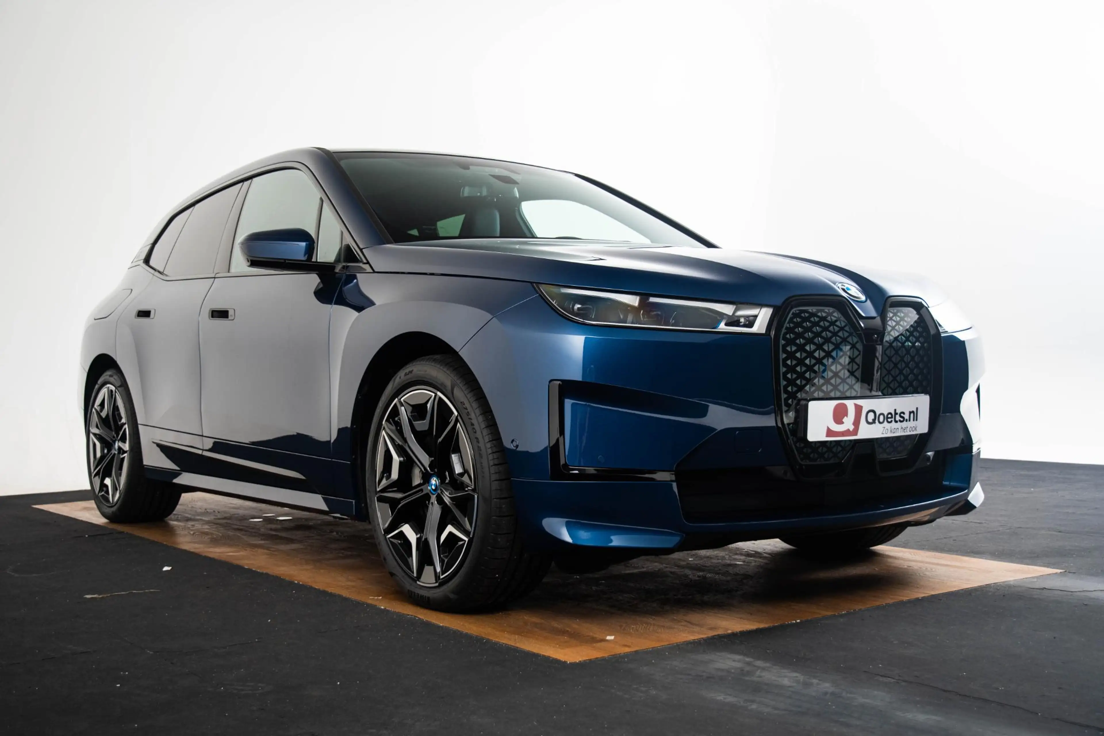 BMW iX xDrive40 Excellence 77 kWh Trekhaak - Panoramadak — photo 13