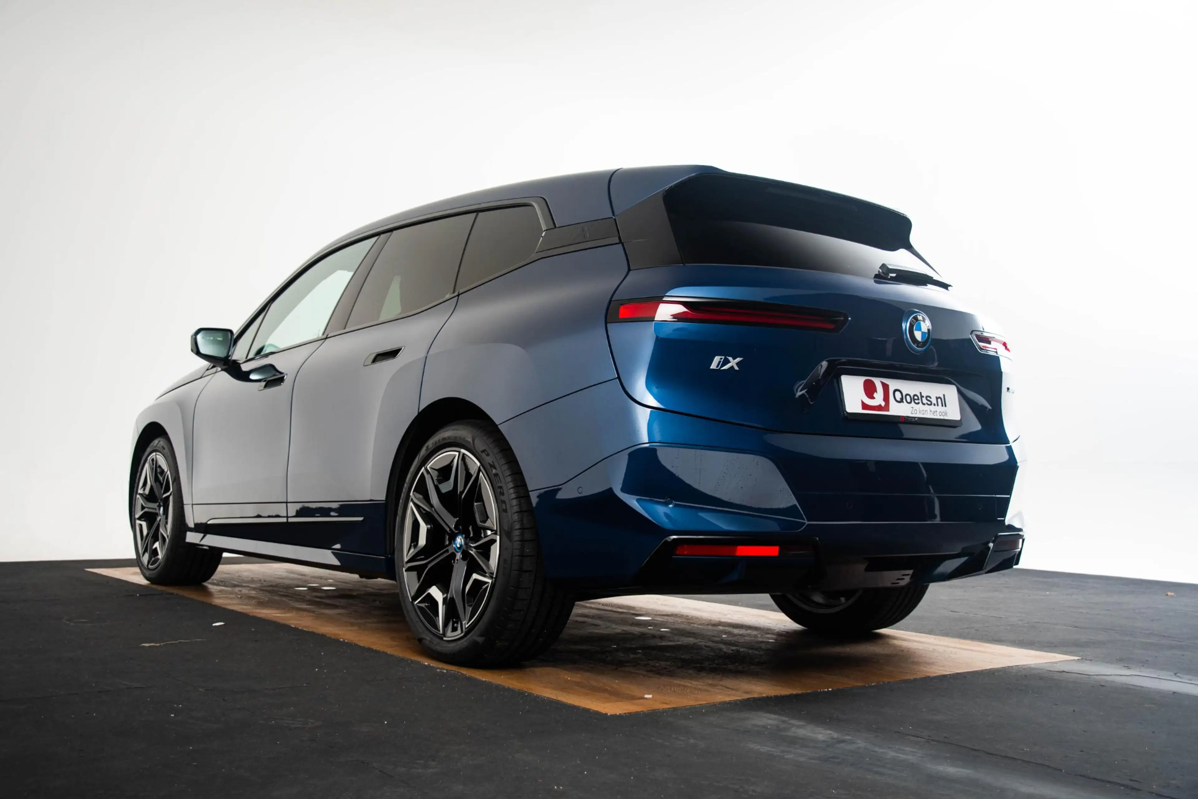 BMW iX xDrive40 Excellence 77 kWh Trekhaak - Panoramadak — photo 12