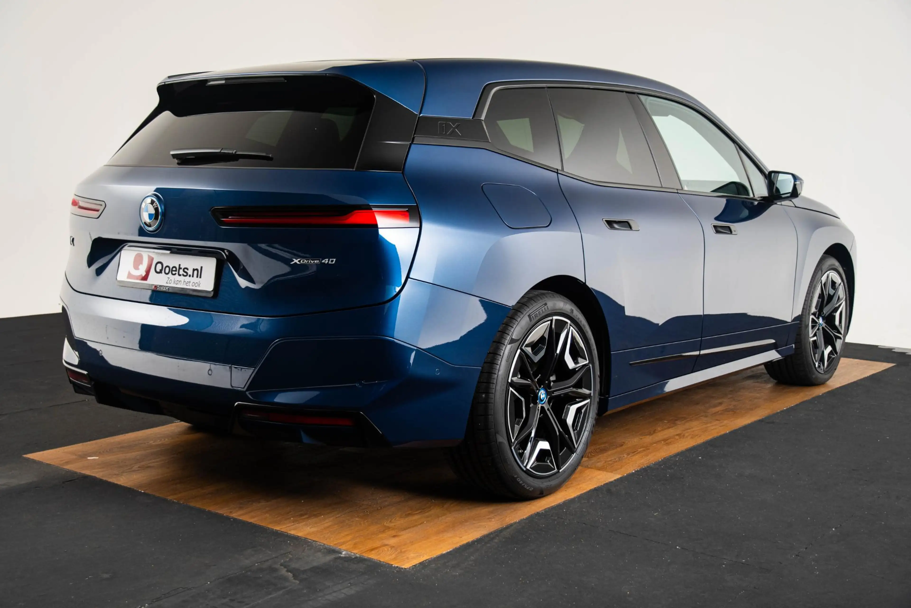 BMW iX xDrive40 Excellence 77 kWh Trekhaak - Panoramadak — photo 2