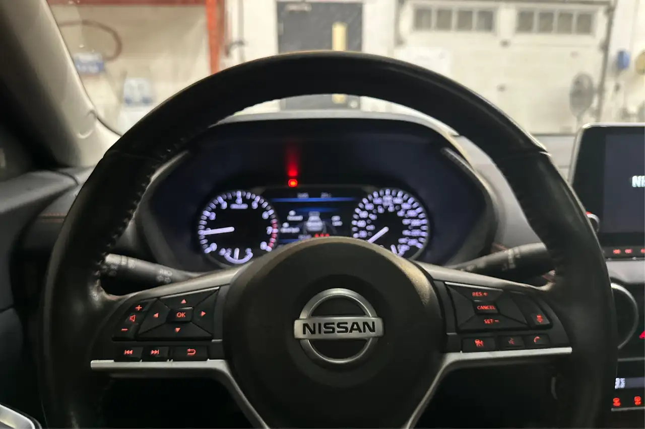 Nissan Sentra снимка Nissan Sentra
