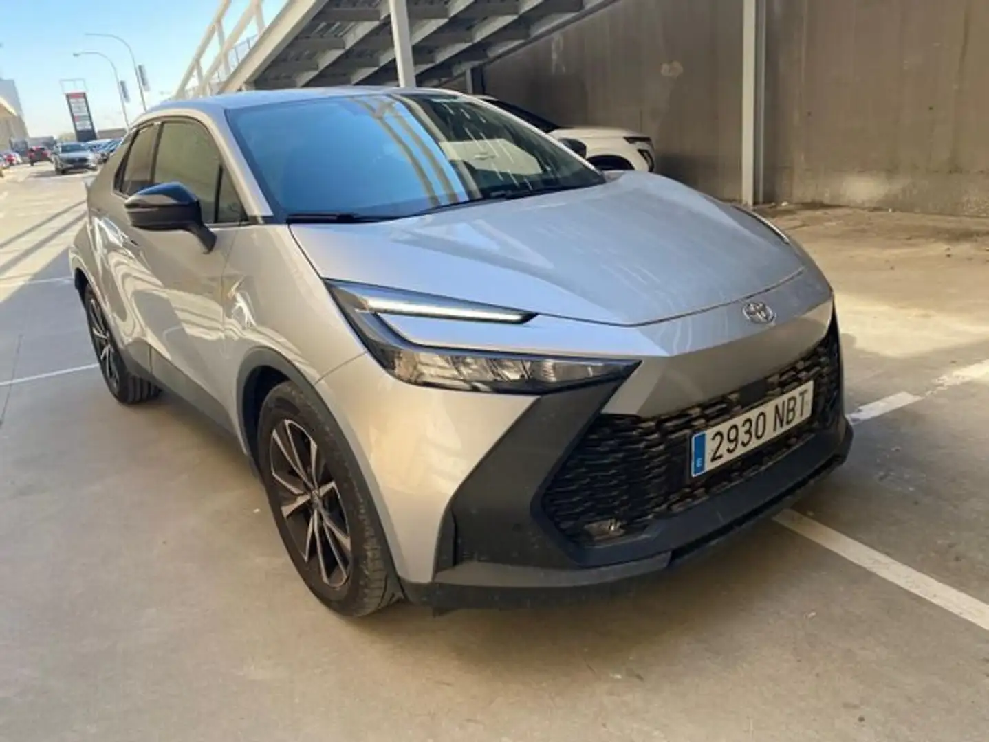 Toyota C-HR 1.8 Advance Hybrid 140 Gris - 2