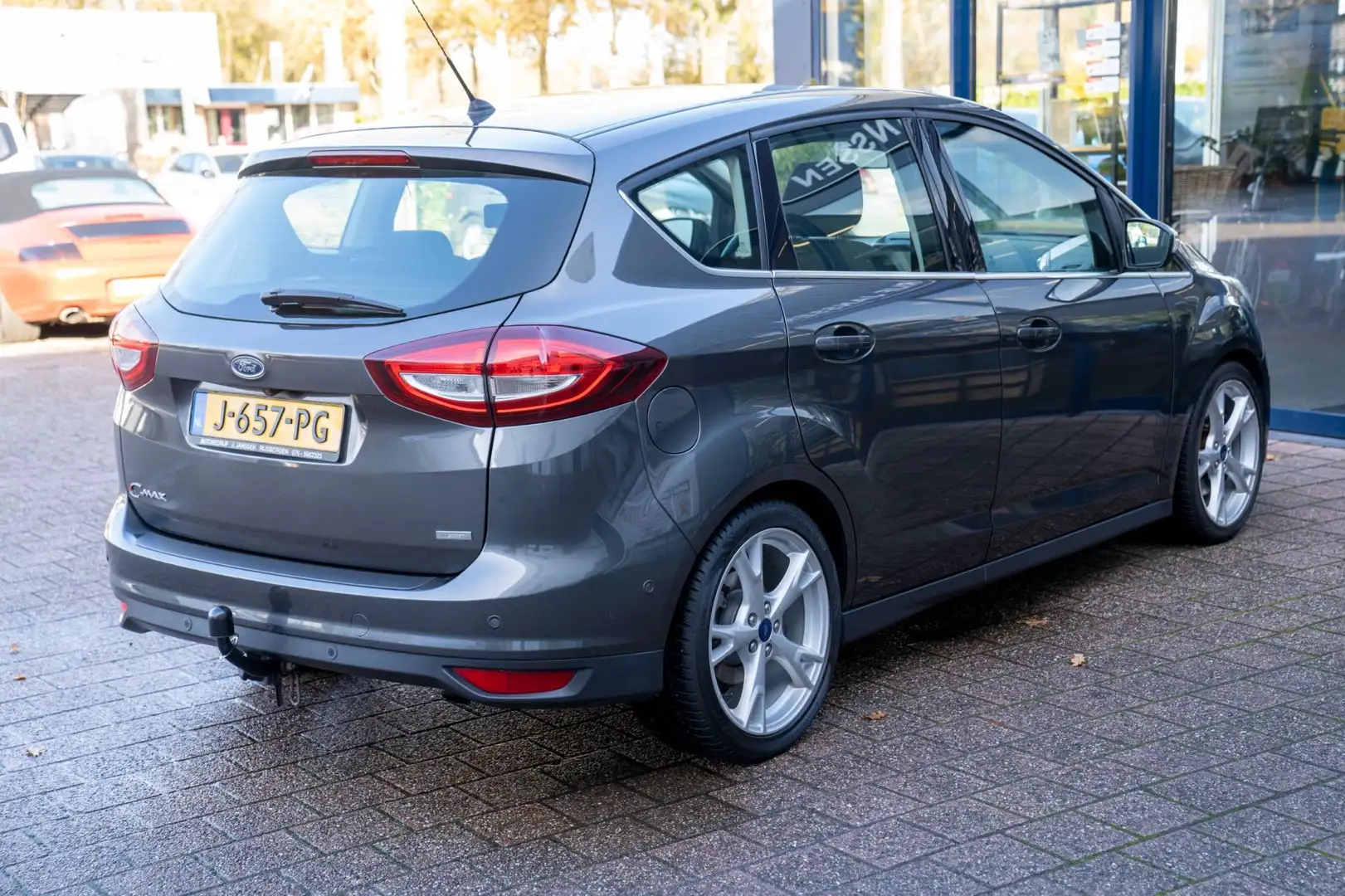 Ford C-Max 1.5 Titanium 150pk|Prijs rijklaar incl 12 mnd gara Grijs - 2