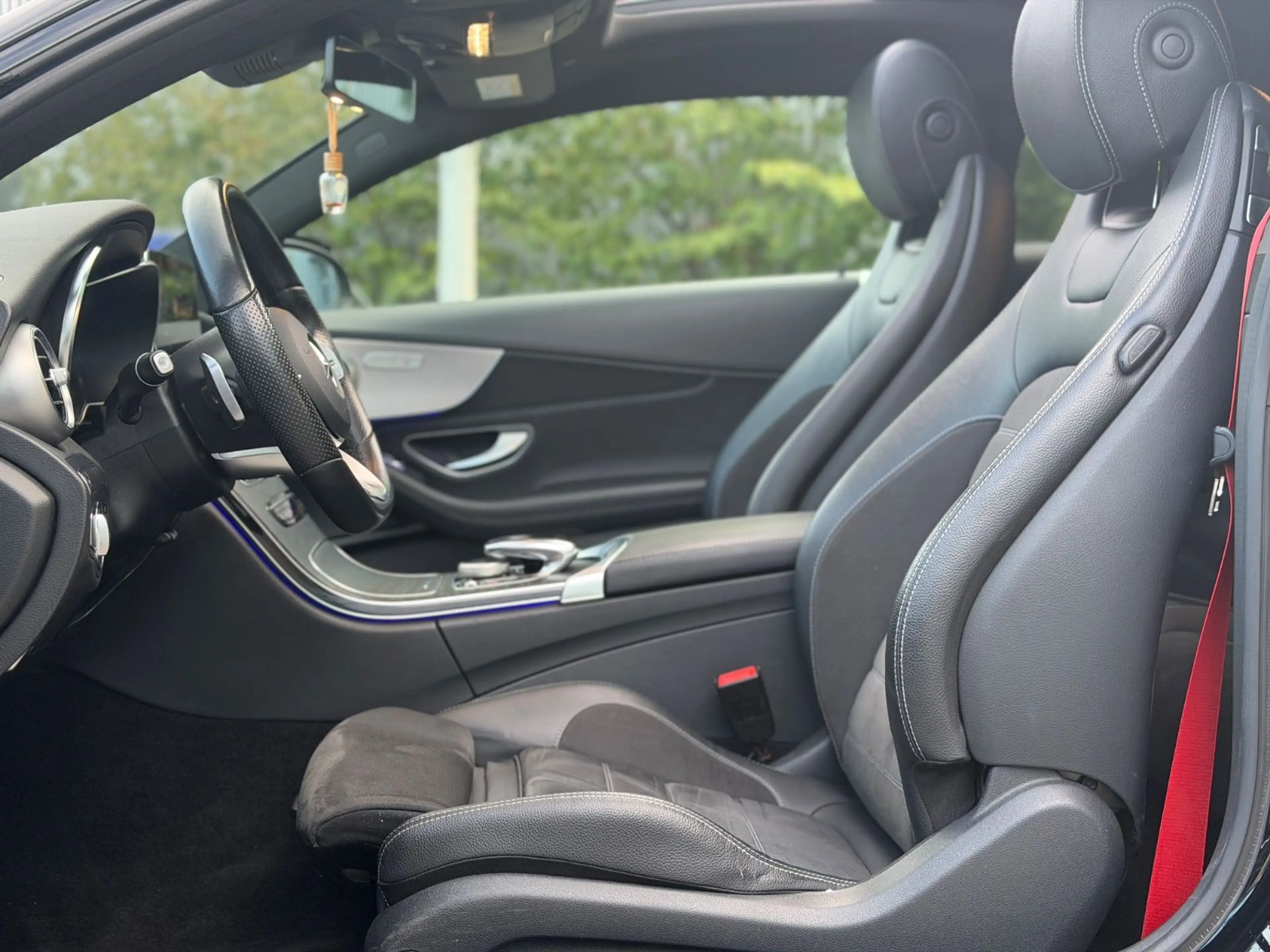 Mercedes-Benz C 200 C Coupe 4Matic AMGLINE*PANORAMA*Ambient* — photo 11
