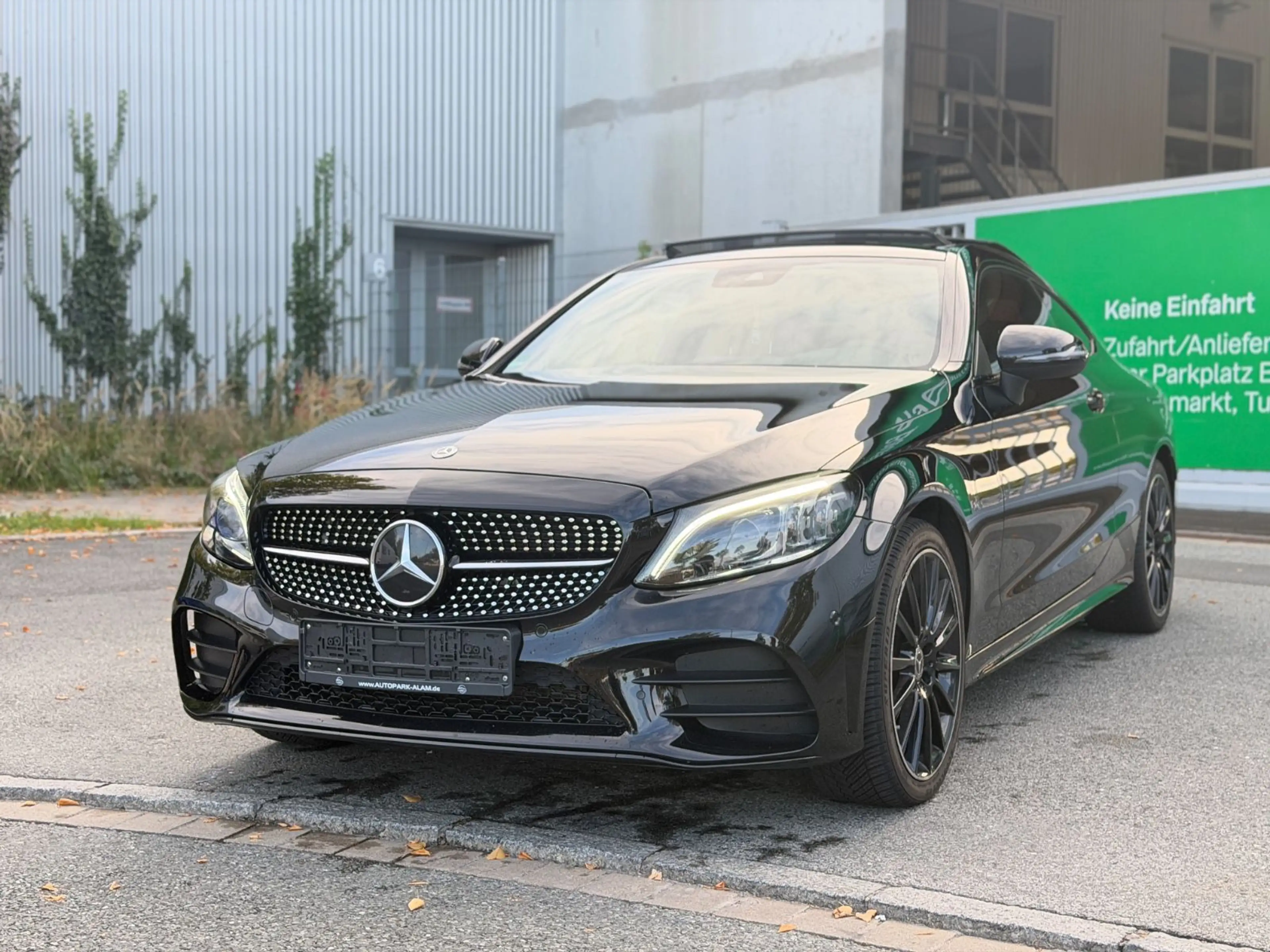 Mercedes-Benz C 200 C Coupe 4Matic AMGLINE*PANORAMA*Ambient*