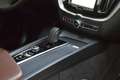 Volvo XC60 2.0 T8 AWD Mom Pro PANO|LEDER|LED|STOEL+STUURVW| Blau - thumbnail 21