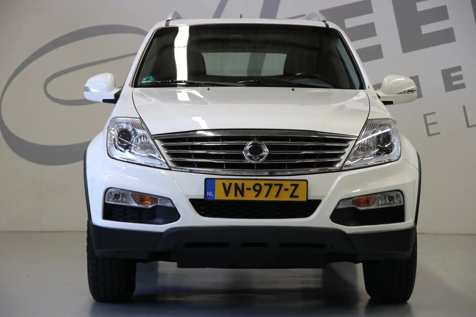 SsangYong Rexton RX 200 e-XDI Crystal/ 4WD/ Cruise control/ Airco Bílá - 2