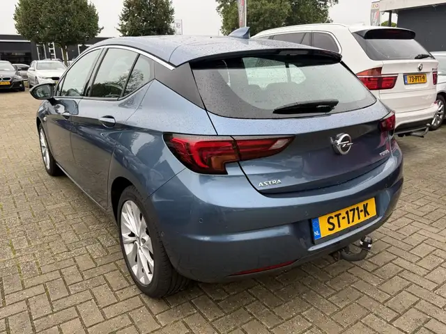 Opel Astra view 12