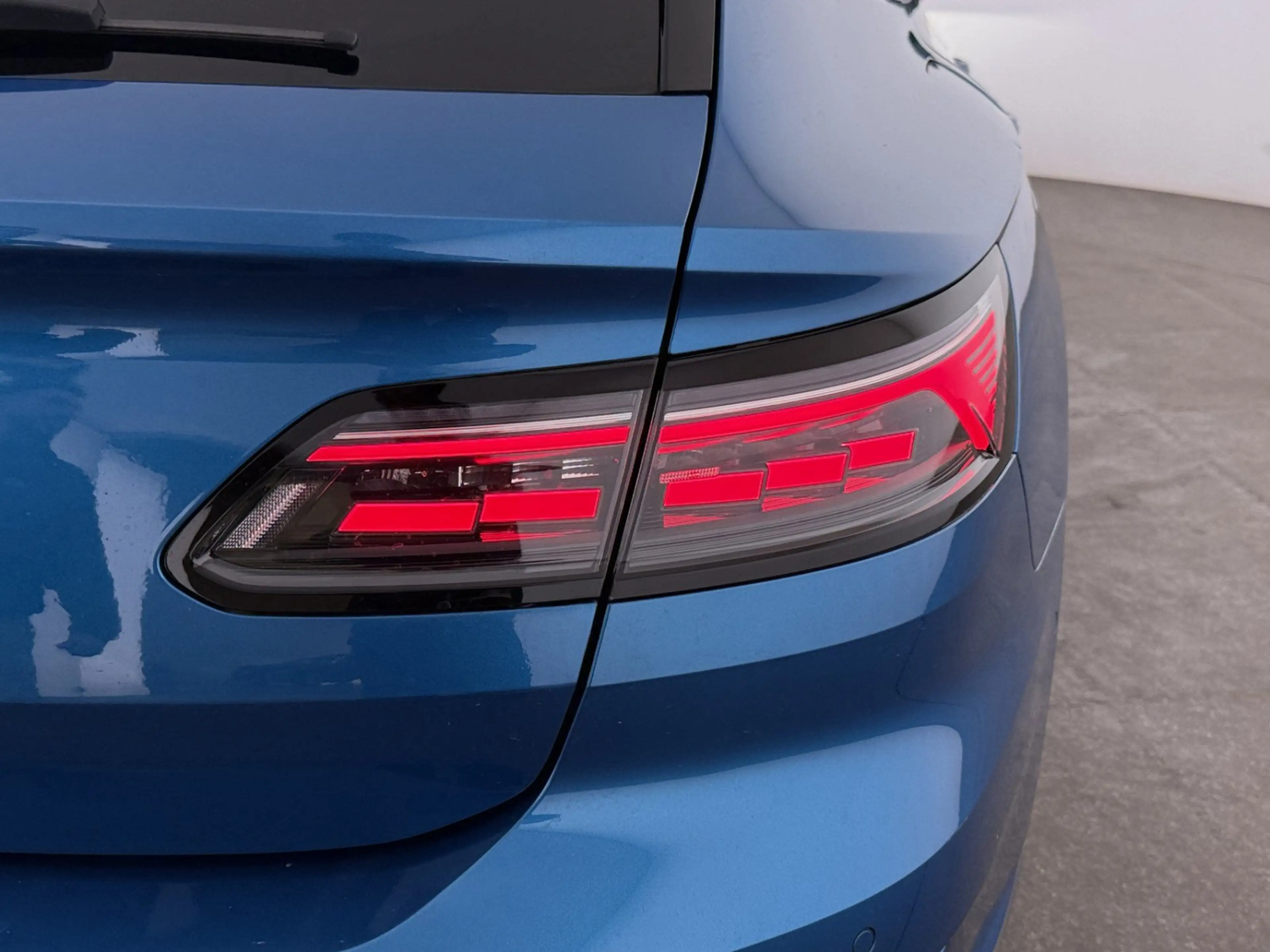 Volkswagen Arteon SB 2.0 TDI R-Line Aut LED 360-CAM AHK NAVI — photo 12