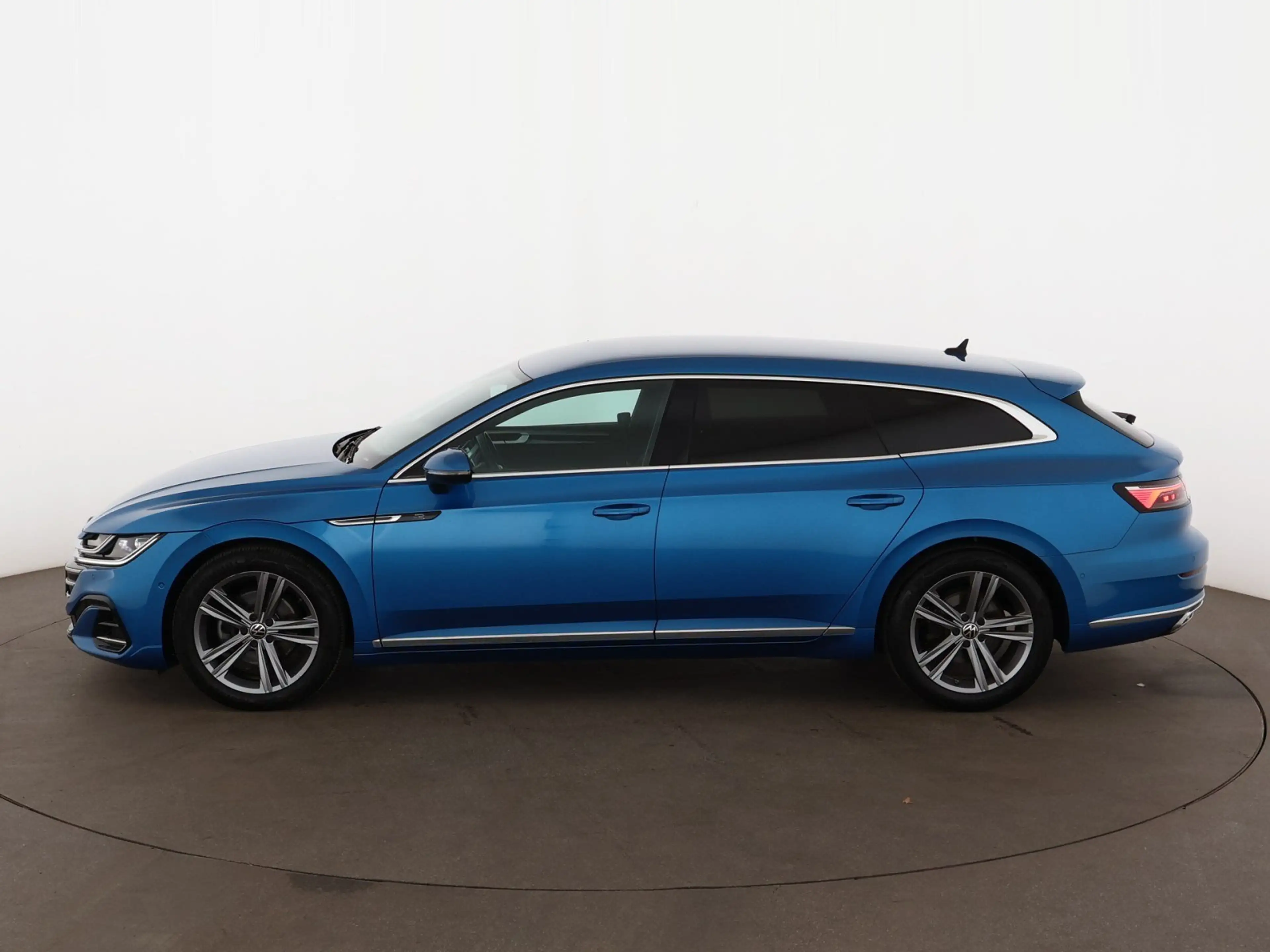 Volkswagen Arteon SB 2.0 TDI R-Line Aut LED 360-CAM AHK NAVI — photo 6
