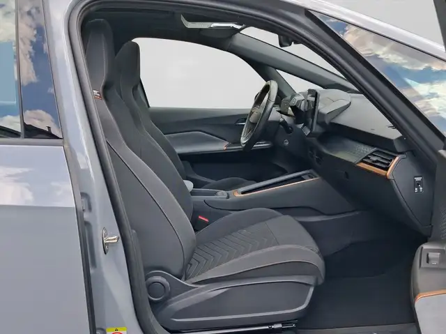Cupra Born view 4