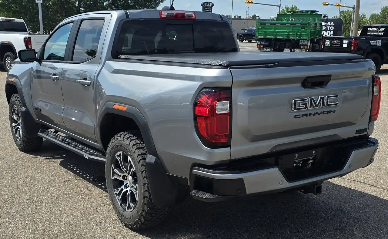GMC Canyon снимка GMC Canyon