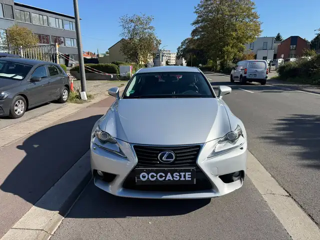 Lexus IS 300 IS 300h 2.5i Business Edition E-CVT